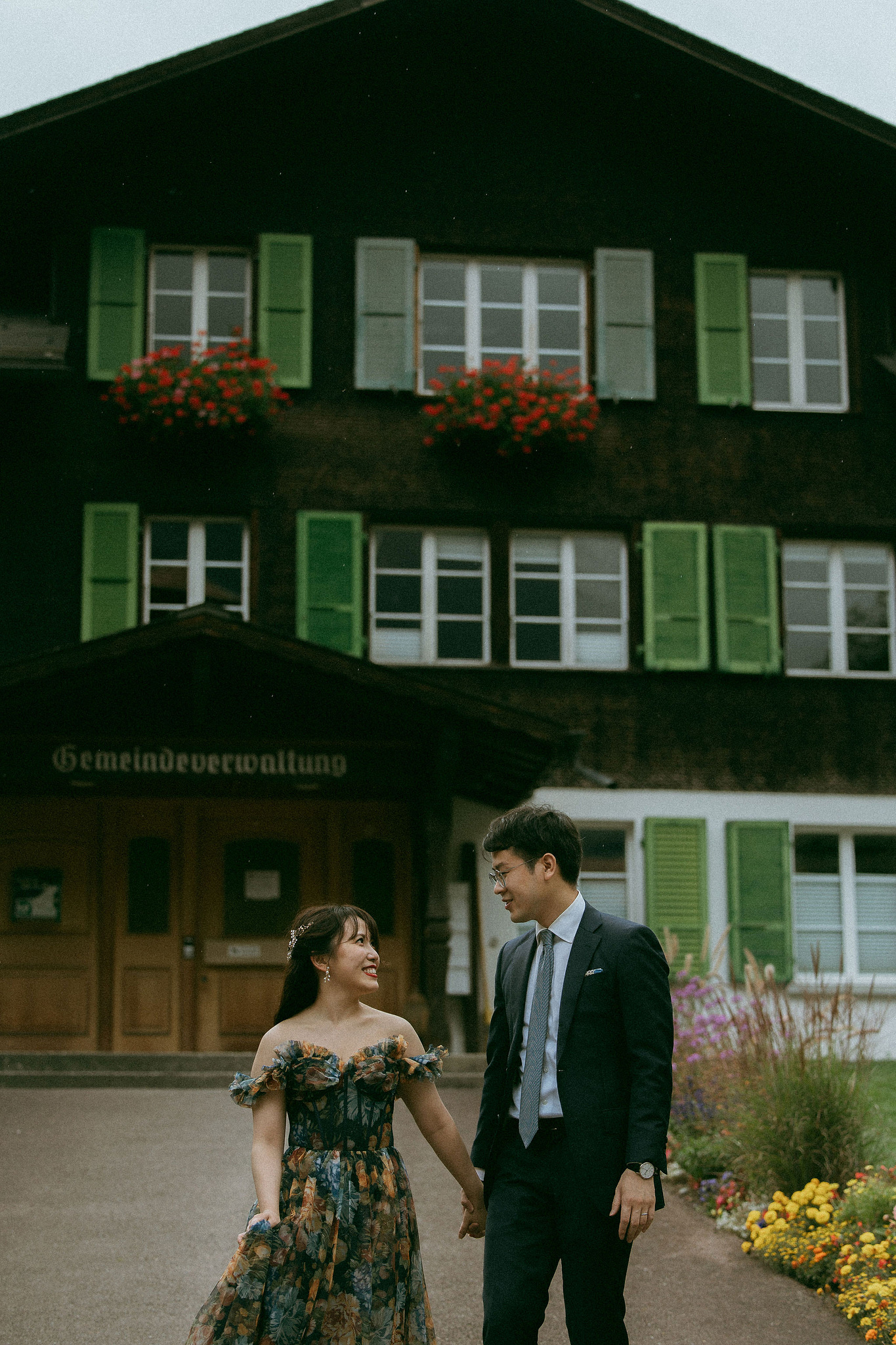 Switzerland Honeymoon Photoshoot Lucerne City Grindelwald First Cliff Lauterbrunnen Village at Grindelwald pre-wedding photo