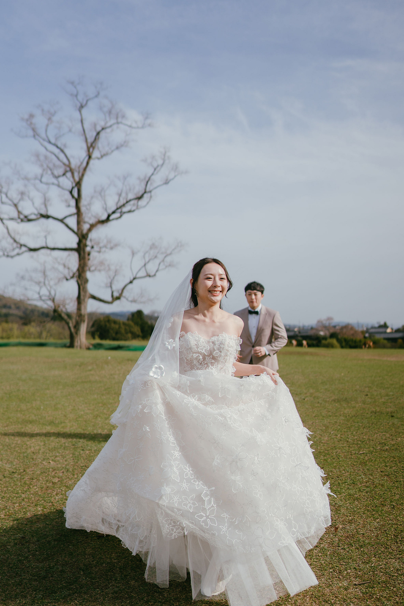 Kyoto Pre-Wedding Photoshoot | Fushimi Inari, Nara Deer Park & Mt. Wakakusa at Mt. Wakakusa pre-wedding photo