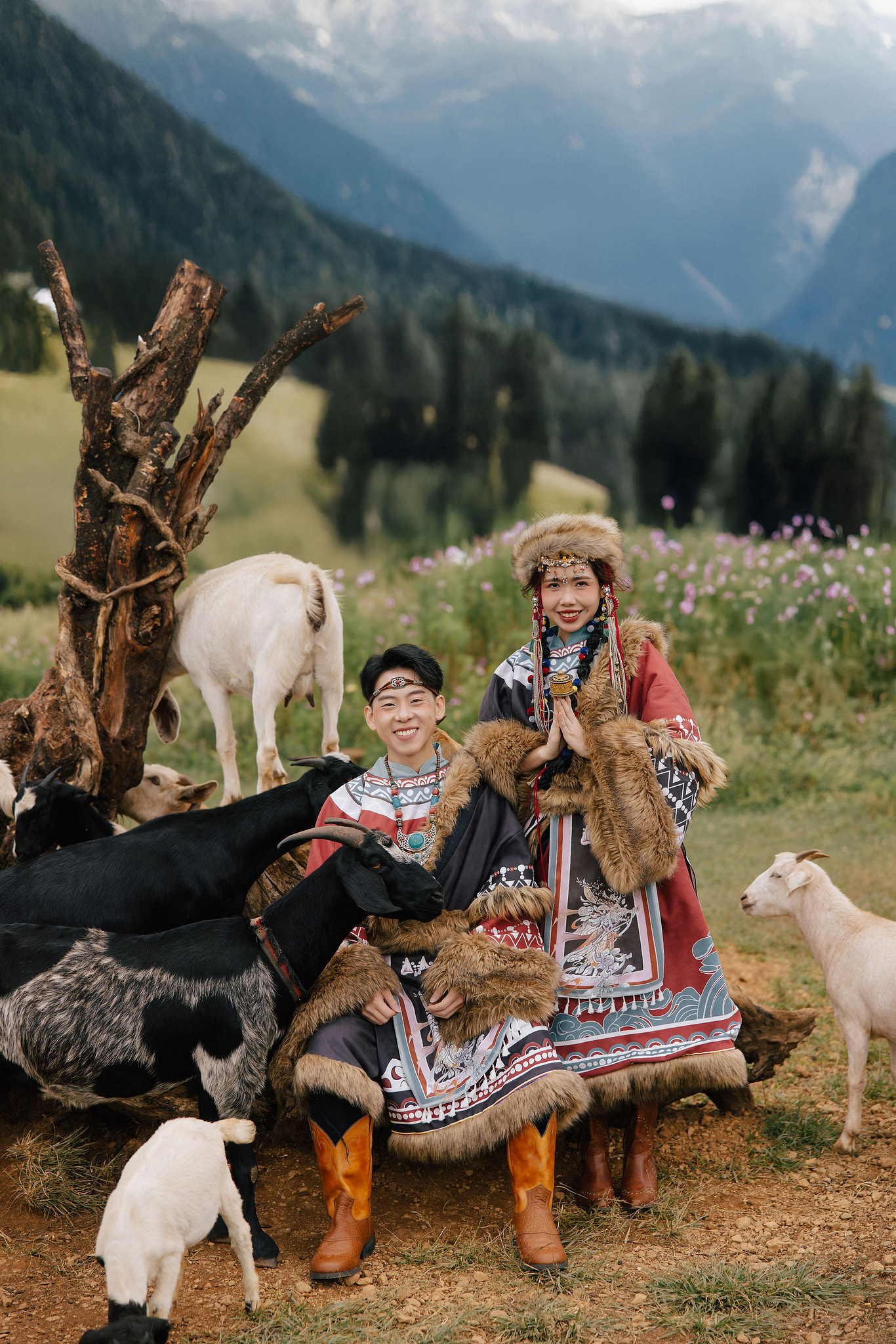 Yunnan Pre-Wedding Photoshoot Lijiang Dragon Jade Mountain Tribal Experience Ancient Town Hanfu at Yunnan Highland Pastures pre-wedding photo