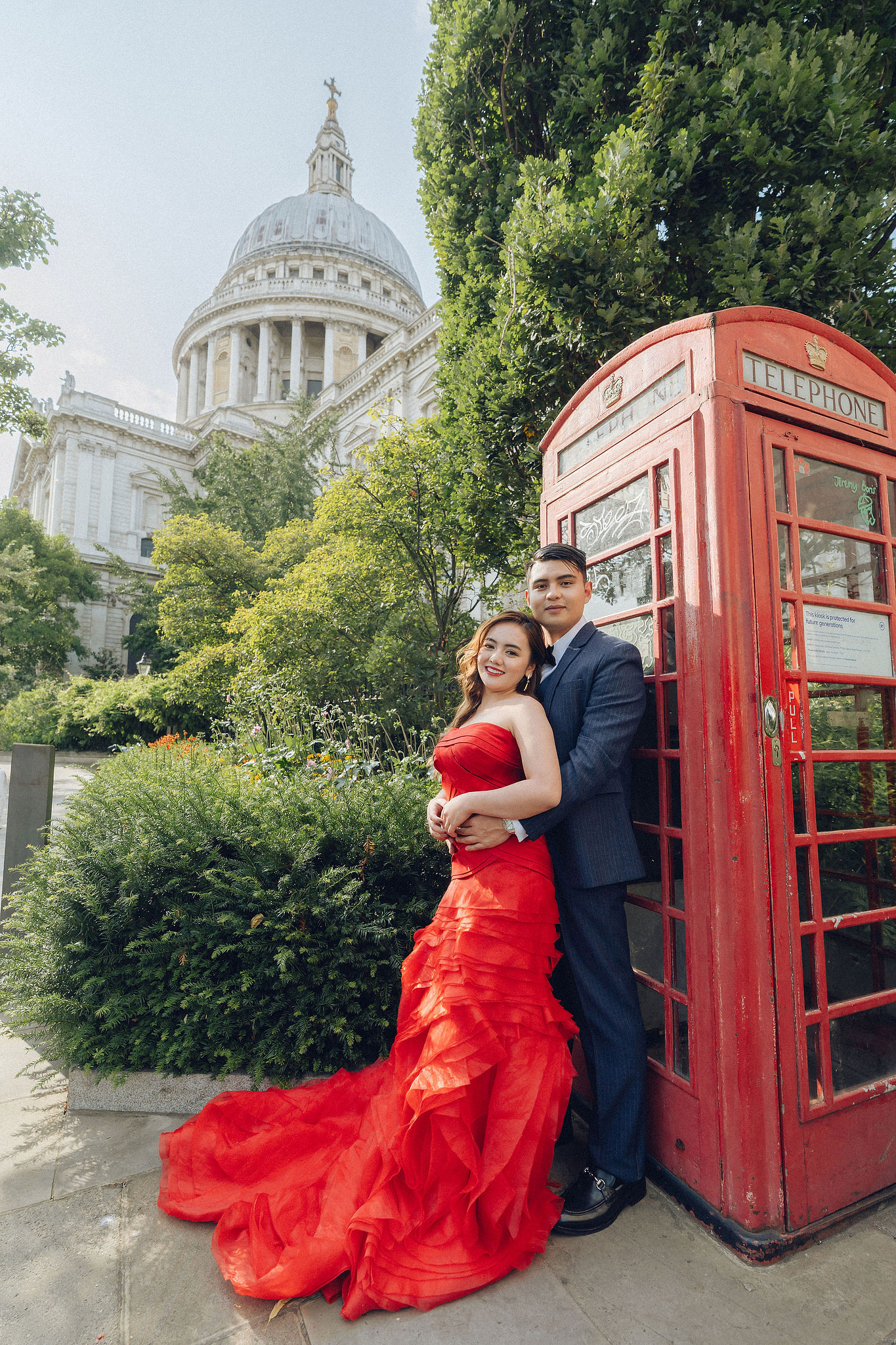 London Pre-Wedding Photoshoot | Westminster, St. Paul’s Cathedral & London Streets at St. Paul’s Cathedral pre-wedding photo