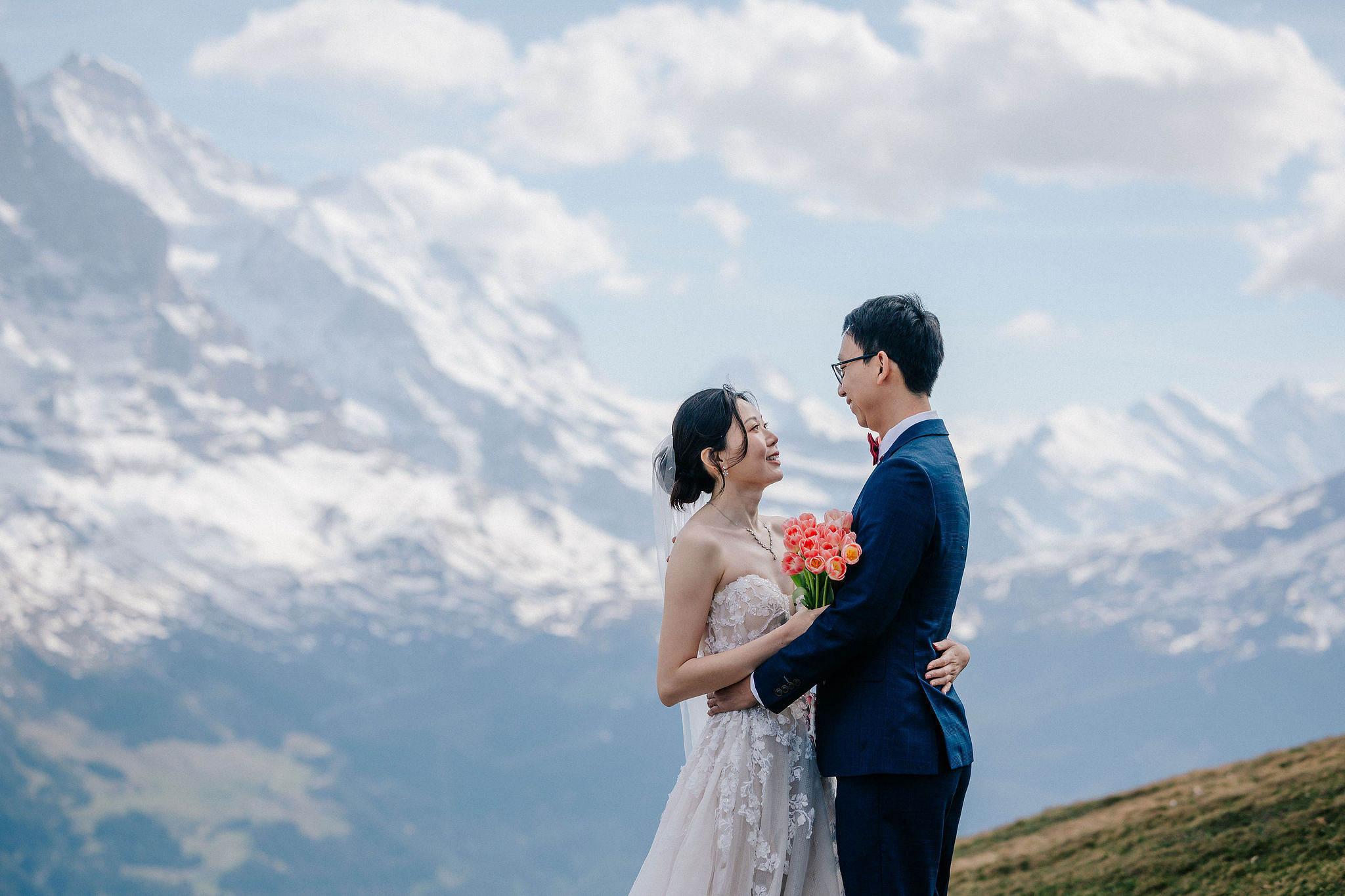 Switzerland Pre-Wedding Photoshoot | Grindelwald First & Grindelwald Village & Lake Brienz at Grindelwald First pre-wedding photo