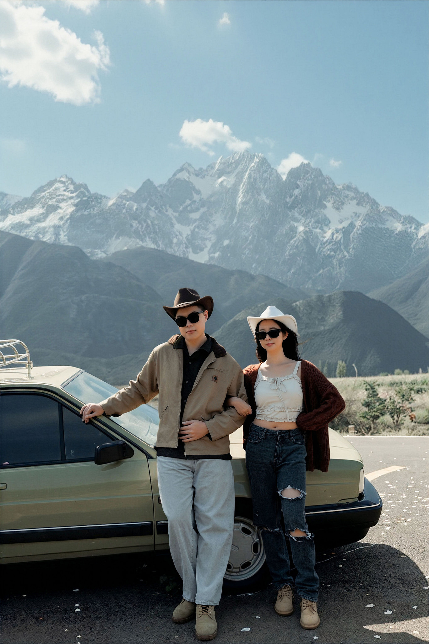 Lijiang, Yunnan Pre-Wedding Photoshoot | Spruce Meadow, Blue Moon Valley, Yulong Snow Mountain & Shuhe Ancient Town at Yulong Snow Mountain pre-wedding photo