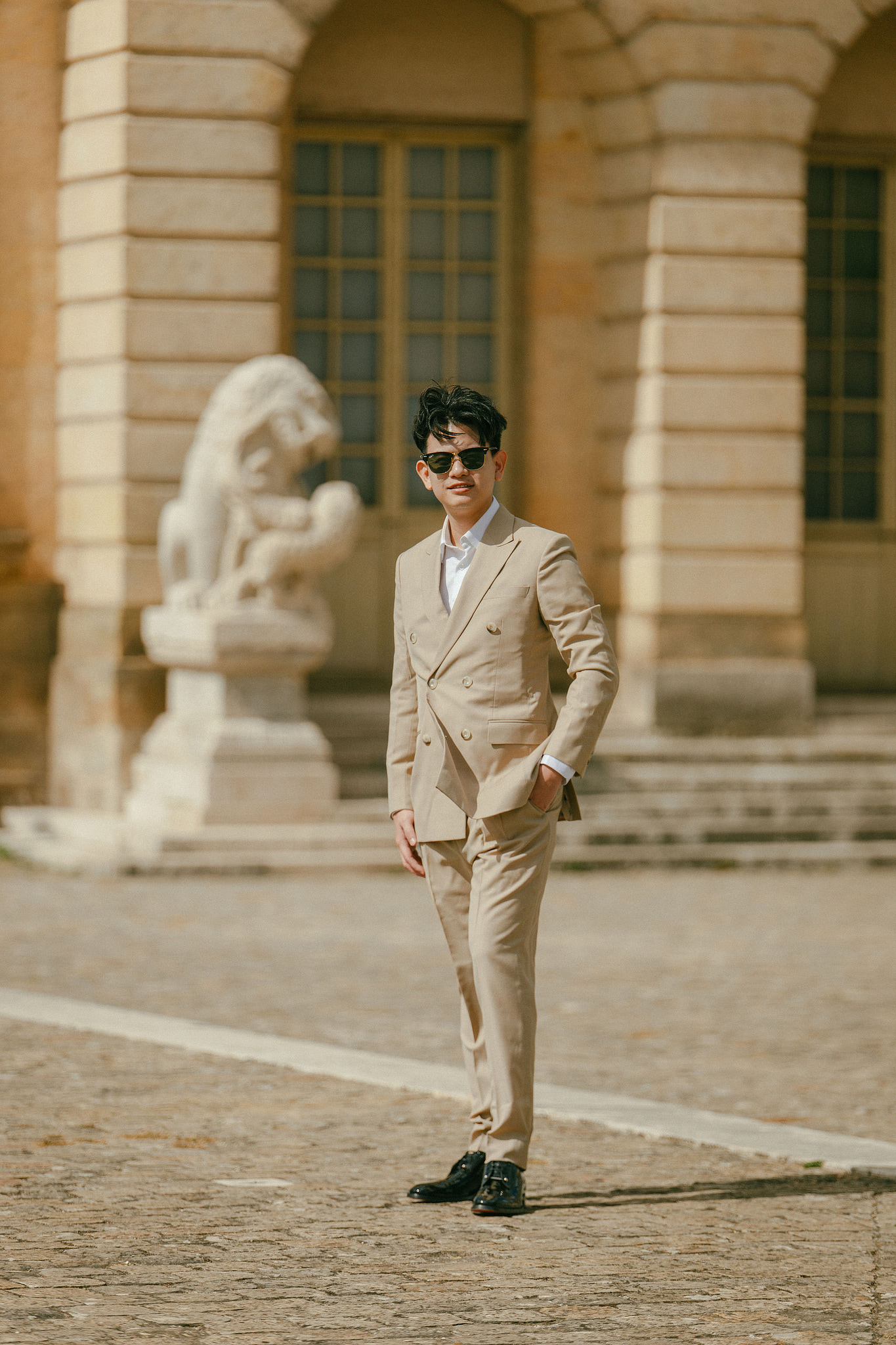 Paris Pre-Wedding Photoshoot | Bir-Hakeim Bridge, Paris Streets & Château de Fontainebleau at Château de Fontainebleau pre-wedding photo