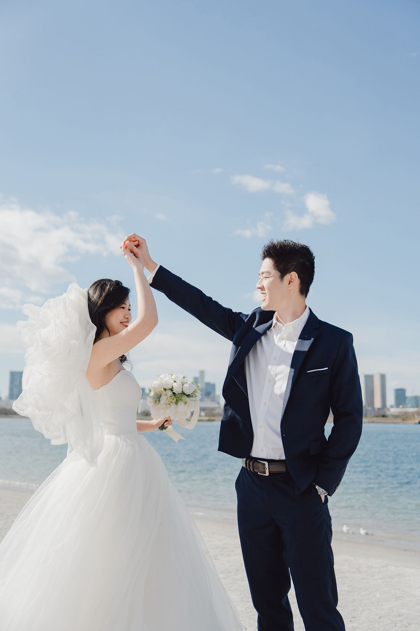 Tokyo Pre-Wedding Photoshoot | Tokyo Shrine, Tokyo Beach & Shibuya at Tokyo Beach pre-wedding photo