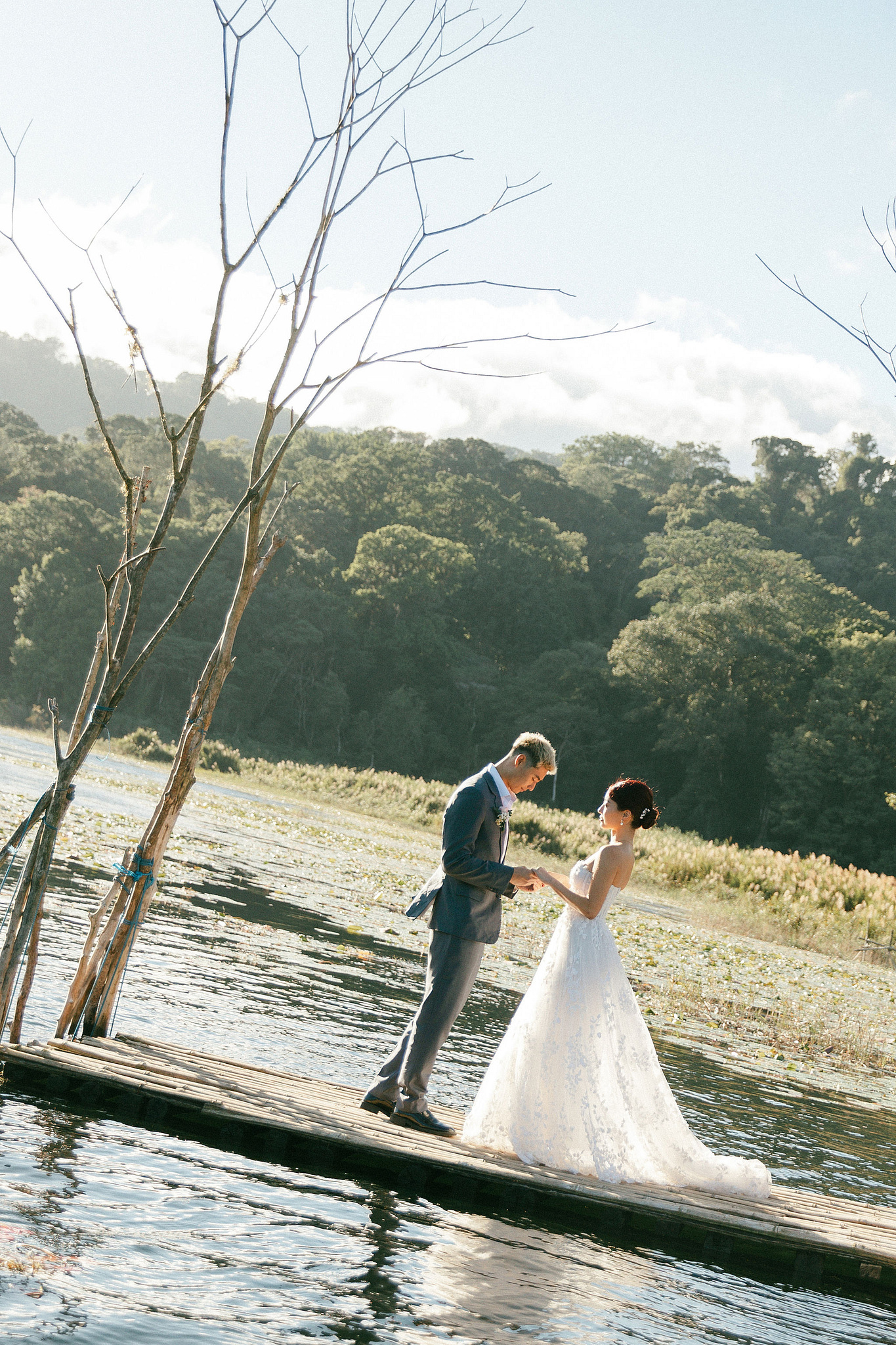 Bali Pre-Wedding Photoshoot | Lake Tamblingan, Kebun Raya Botanic Gardens & Blangsinga Waterfall at Lake Tamblingan pre-wedding photo
