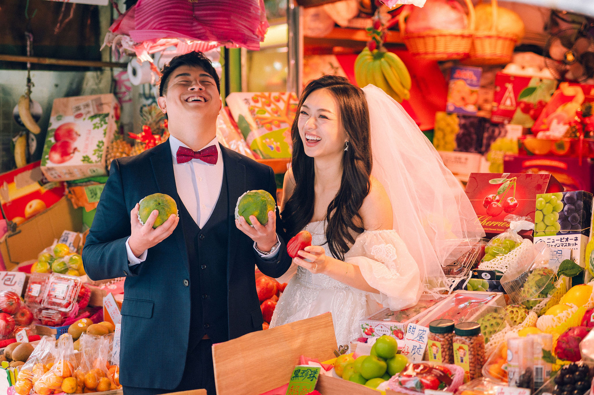 Taiwan Pre-Wedding Photoshoot | Dadaocheng, Nanjing Road & Huaxi Street at Dadaocheng pre-wedding photo