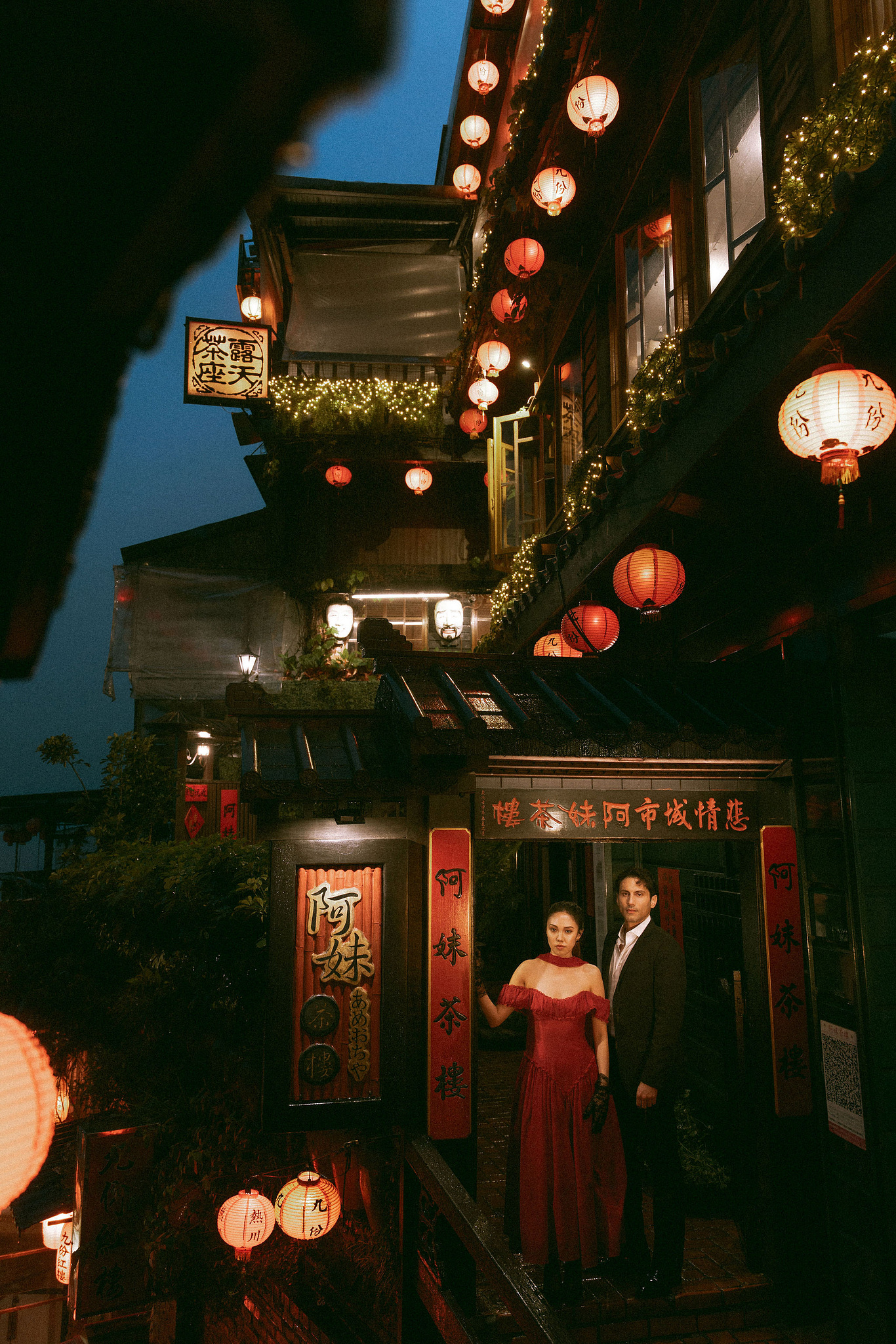 Taiwan Pre-Wedding Photoshoot | Bopiliao Historical Block, Nanya Rocks, Jinguashi & Jiufen at Jiufen pre-wedding photo