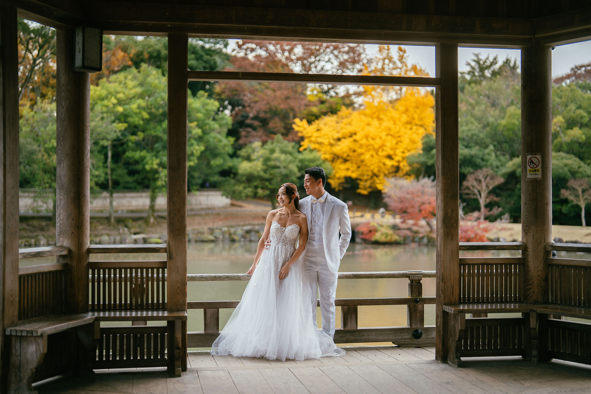 Kyoto Pre-Wedding Photoshoot | Ninenzaka, Nara Deer Park & Mt. Wakakusa at Nara Deer Park pre-wedding photo