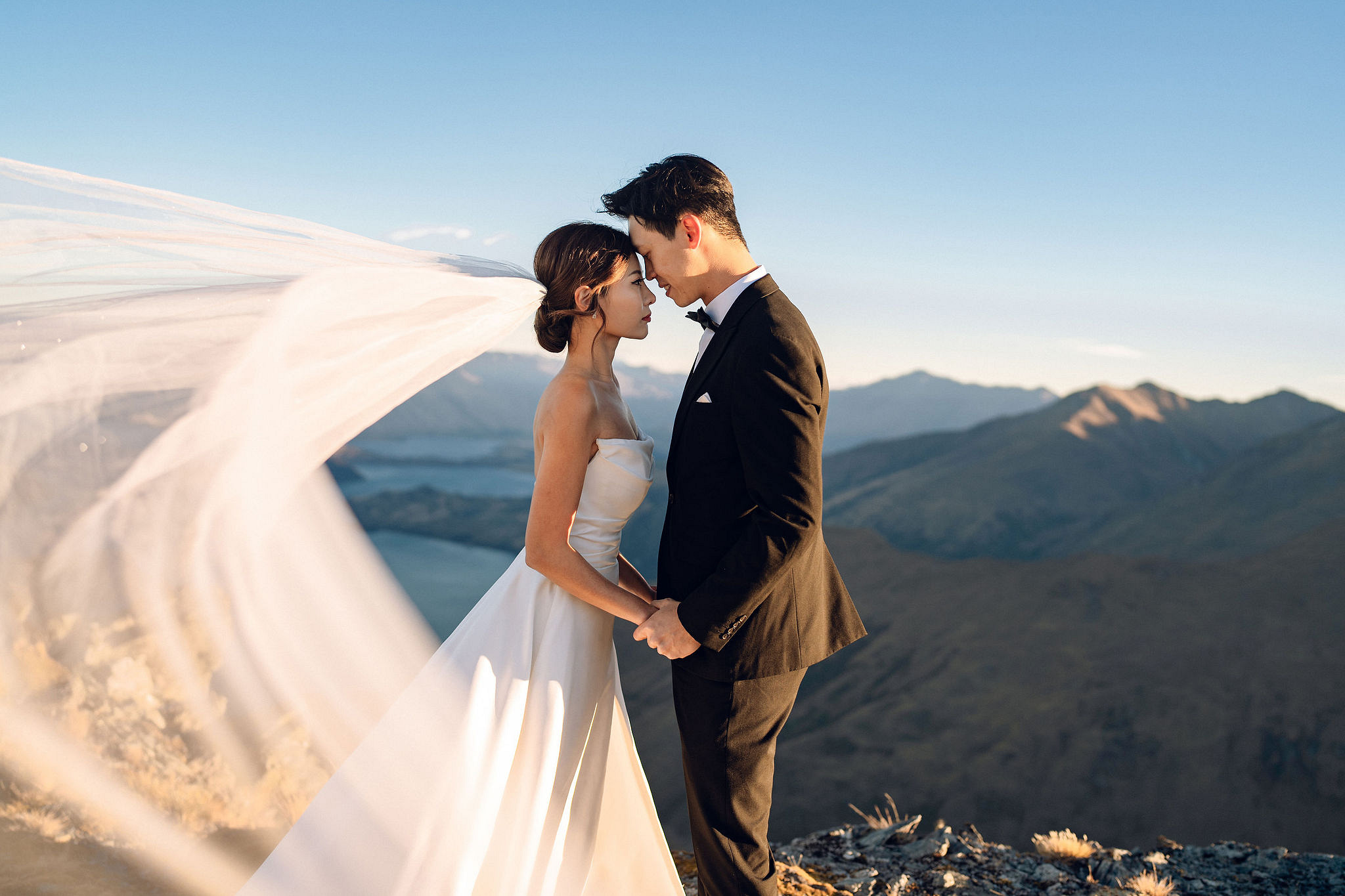 New Zealand Autumn Pre-Wedding Photoshoot Twin Peak Skippers Canyon Alpaca Farm Hilltop Cardrona Night Shoot Kombi Van at Twin Peak pre-wedding photo