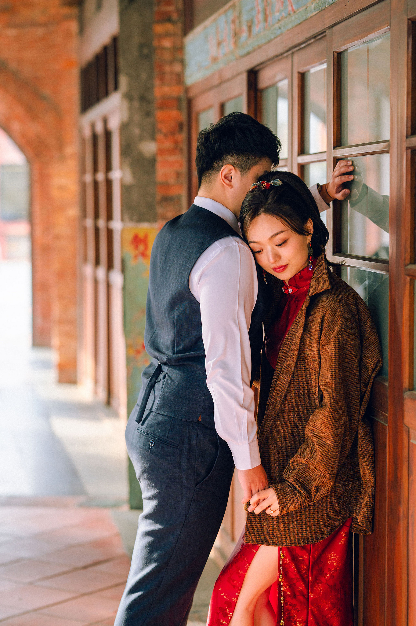Taiwan Pre-Wedding Photoshoot | Dadaocheng, Nanjing Road & Huaxi Street at Nanjing Road pre-wedding photo