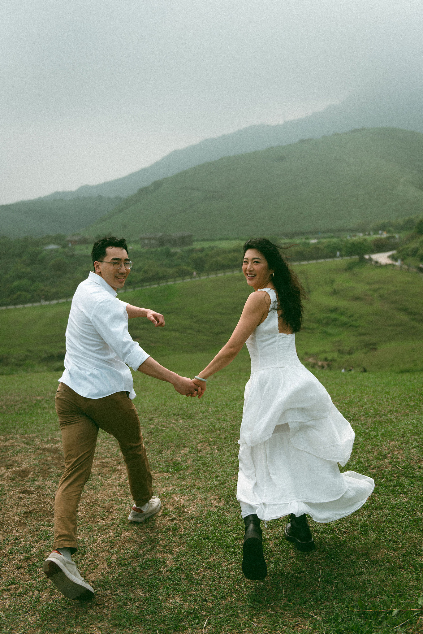 Taiwan Pre-Wedding Photoshoot | Cafe Chamber, Yangmingshan & Huaxi Street Night Market at Yangmingshan pre-wedding photo