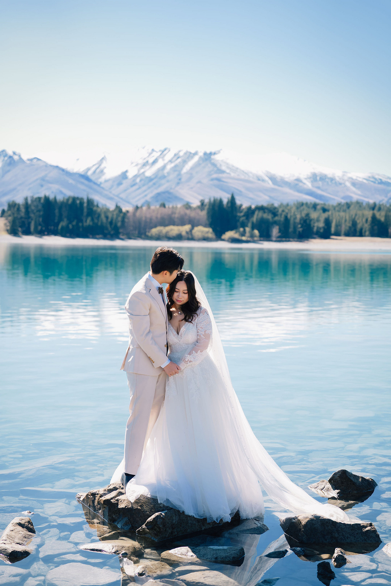 New Zealand Pre-Wedding Photoshoot | Lake Wakatipu, Alta Tarns, Coromandel Peak to Mount Cook at Lake Tekapo pre-wedding photo
