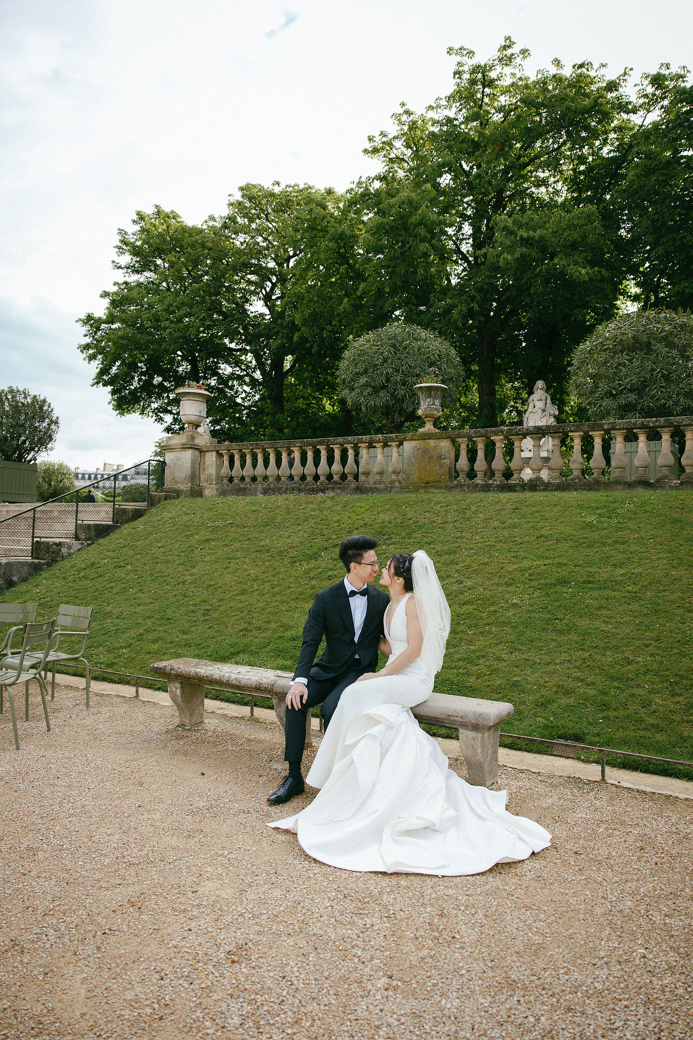 Paris Pre-Wedding Photoshoot | Place du Trocadéro, Luxembourg Gardens, Parisian Café, Louvre & Bir-Hakeim Bridge at Luxembourg Gardens pre-wedding photo