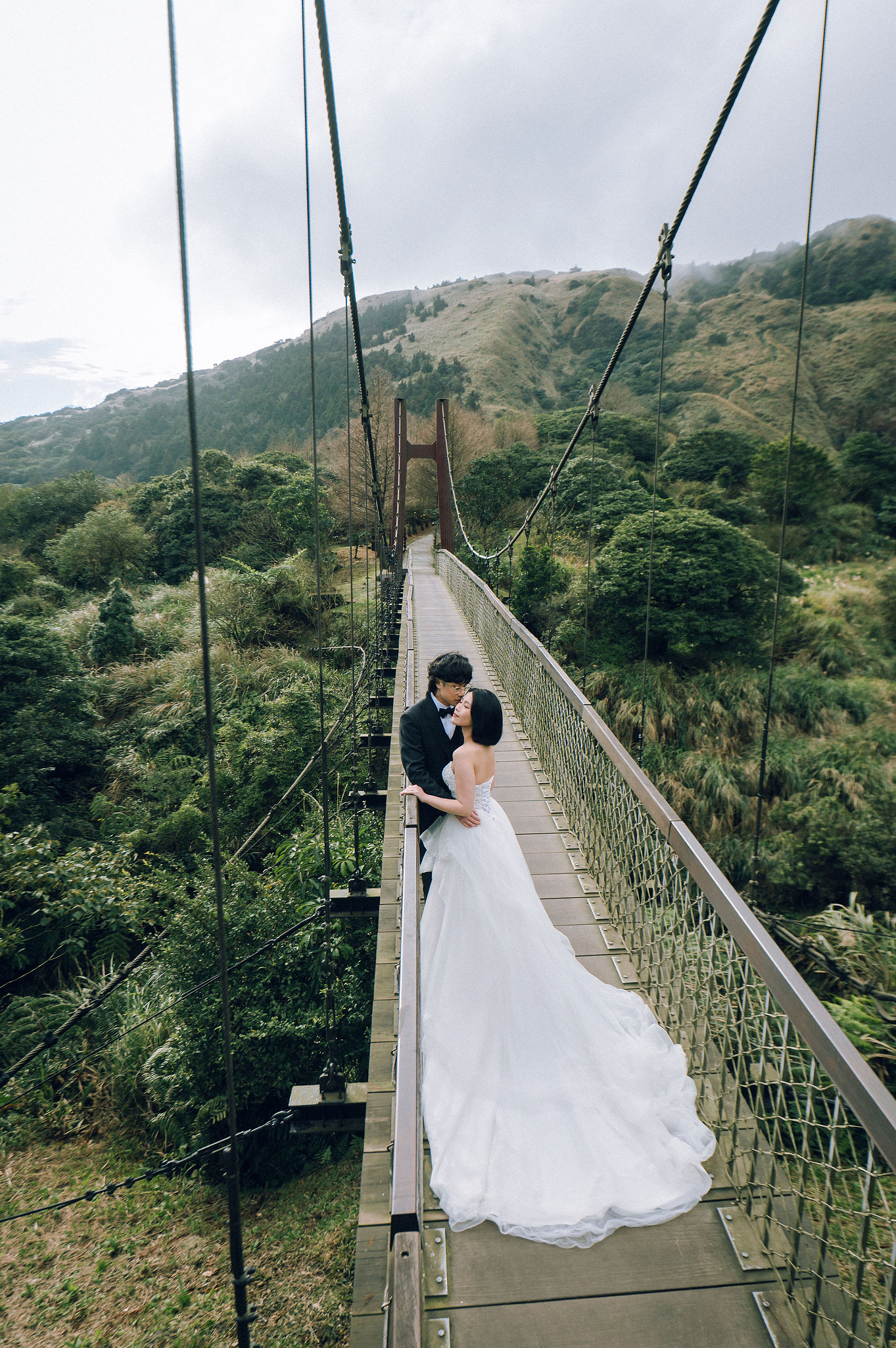 Taiwan Pre-Wedding Photoshoot | Ximending, Lengshuikeng & Jiufen at Leng Shui Keng pre-wedding photo