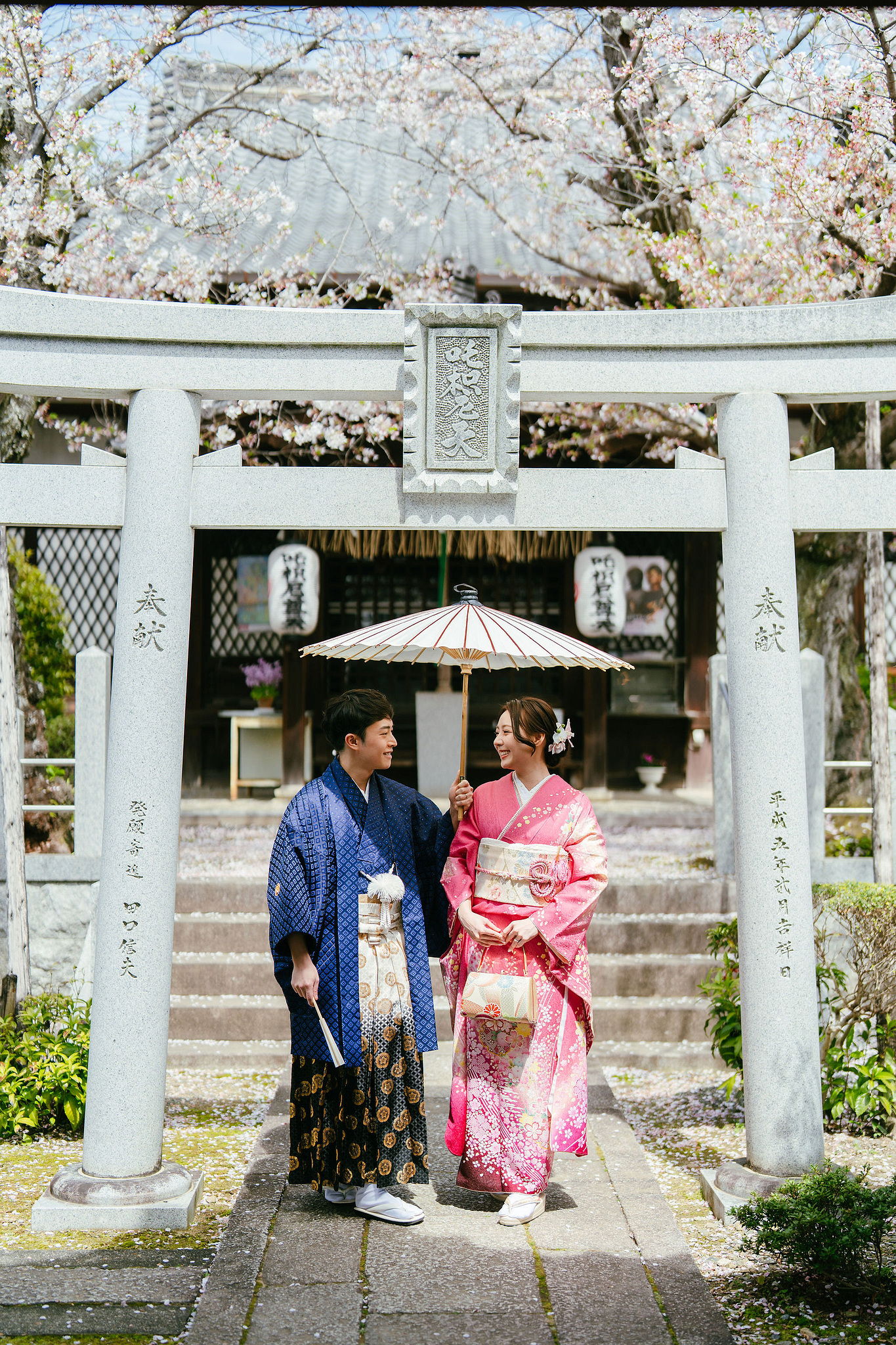 Kyoto Pre-Wedding Photoshoot | Fushimi Inari, Nara Deer Park & Mt. Wakakusa at Fushimi Inari pre-wedding photo