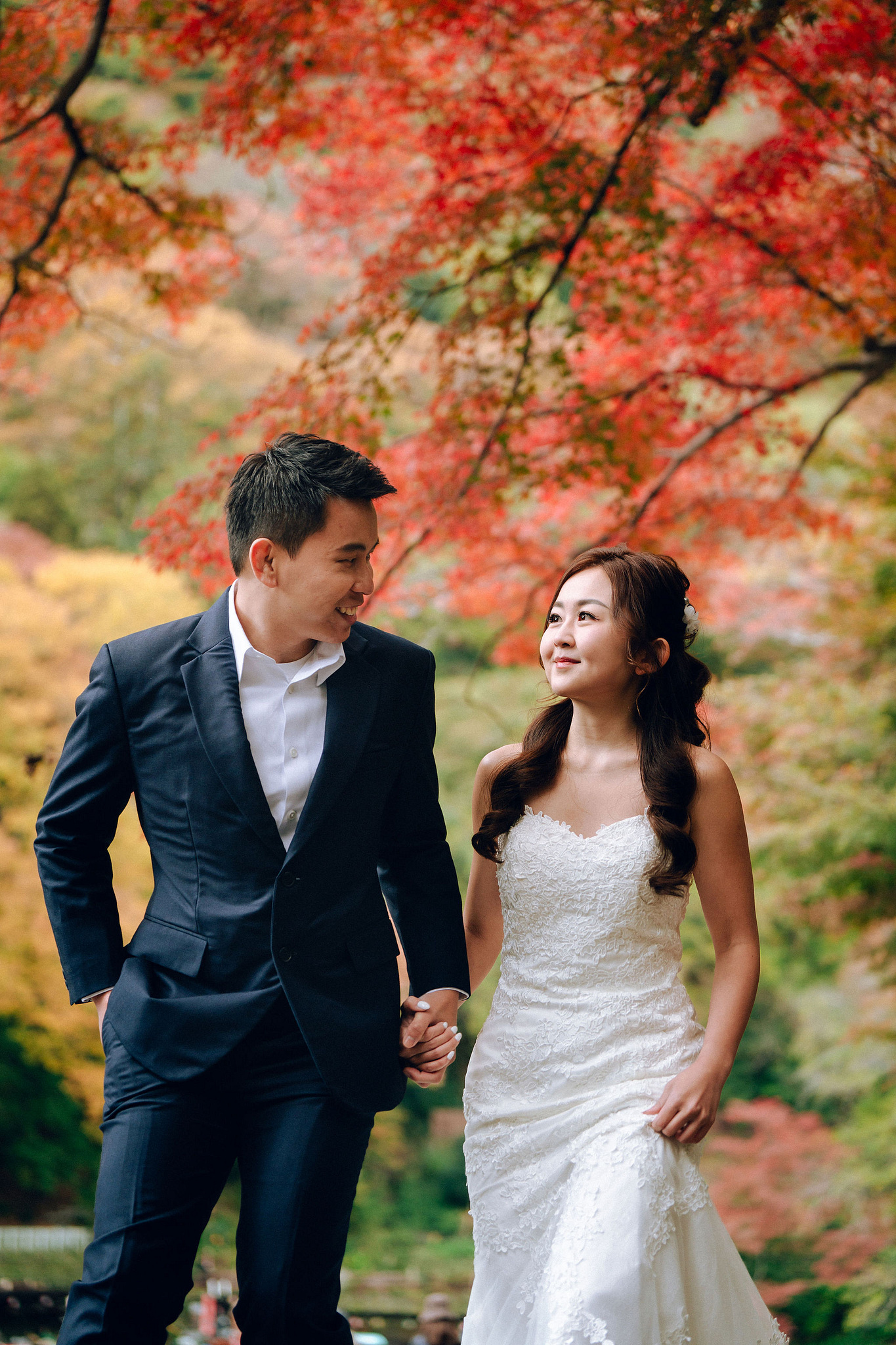 Kyoto Pre-Wedding Photoshoot | Arashiyama River, Arashiyama Temple & Mt. Wakakusa at Arashiyama River pre-wedding photo