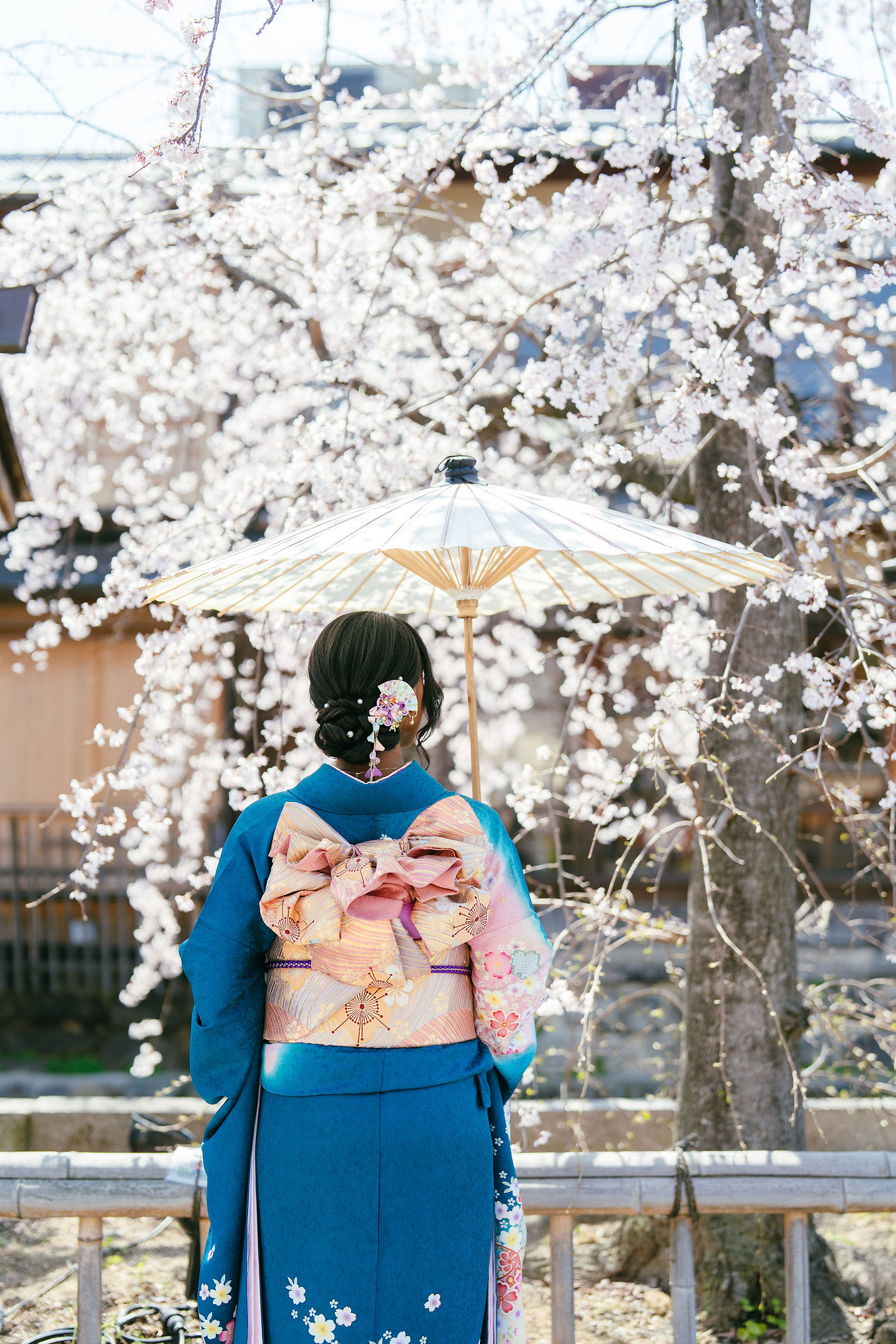 Kyoto Post-Wedding Photoshoot | Gion, Nara Deer Park & Mt. Wakakusa at Gion pre-wedding photo