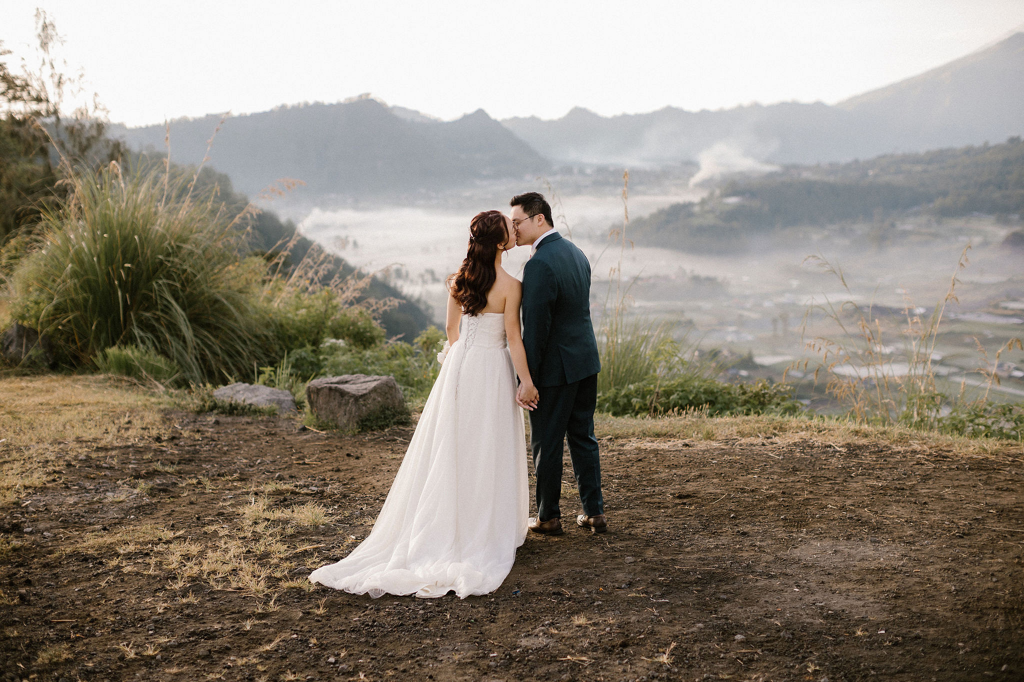 Bali Pre-Wedding Photoshoot | Pinggan Village, Lava Fields, Twin Cliff Valley & Beach at Pinggan Village   pre-wedding photo