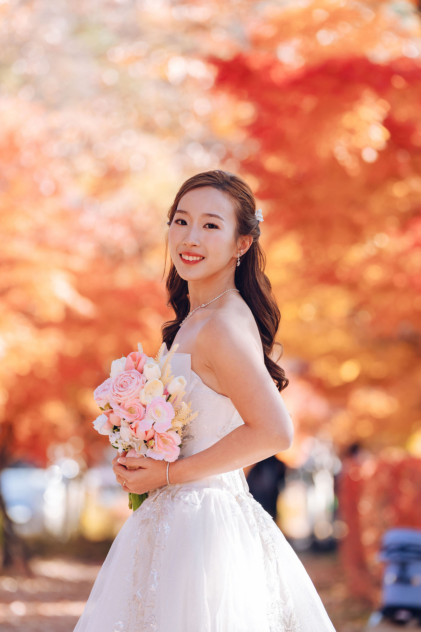 Tokyo & Mt Fuji Pre-Wedding Photoshoot | Maple Corridor, Lake Kawaguchiko & Shibuya Crossing at Maple Corridor (Momiji Kairo) pre-wedding photo