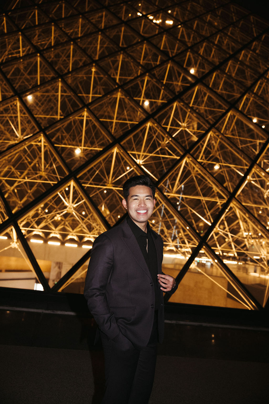 Paris Pre-Wedding Photoshoot with Eiﬀel Tower Louvre Museum Parisian Cafe Vintage Car Rooftop Night at Louvre Museum pre-wedding photo