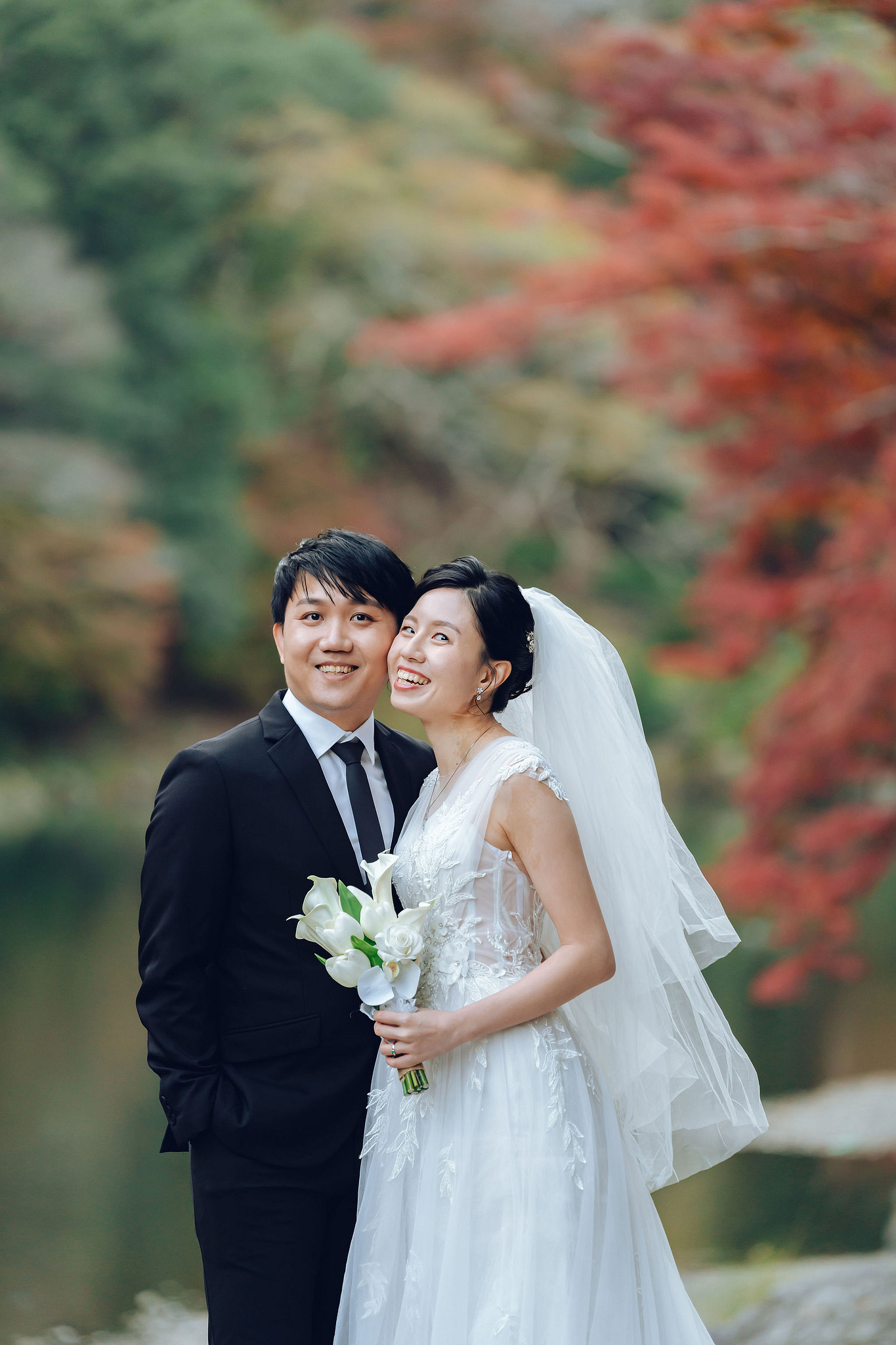 Kyoto Pre-Wedding Photoshoot | Traditional Higashiyama, Arashiyama Hills & Nighttime Railway at Arashiyama Area & Hillside pre-wedding photo