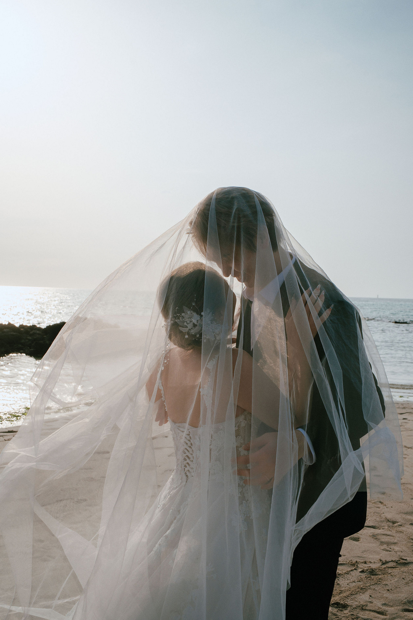 Jeju Pre-Wedding Photoshoot | Sangye-dong Forest, Yerae Ecological Park & Hyeopjae Beach at Hyeopjae Beach pre-wedding photo