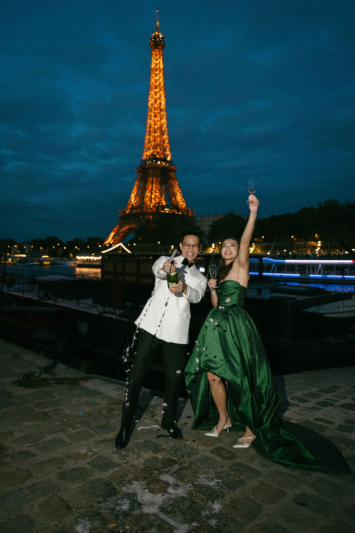 Paris Pre-Wedding Photoshoot | Place du Trocadéro, Luxembourg Gardens, Parisian Café, Louvre & Bir-Hakeim Bridge at Bir-Hakeim Bridge pre-wedding photo
