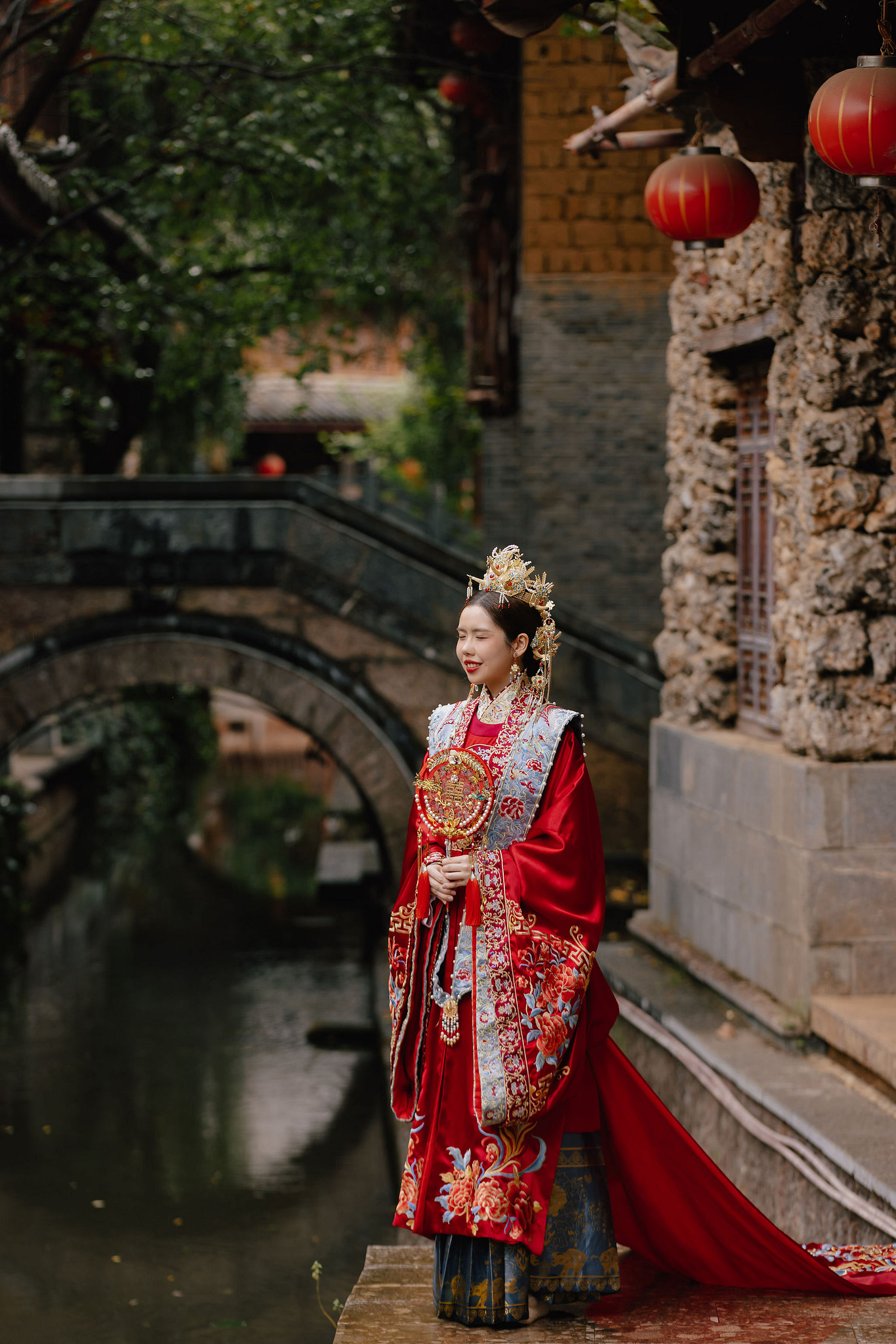 Yunnan Pre-Wedding Photoshoot Lijiang Dragon Jade Mountain Tribal Experience Ancient Town Hanfu at Yunnan Ancient Town pre-wedding photo