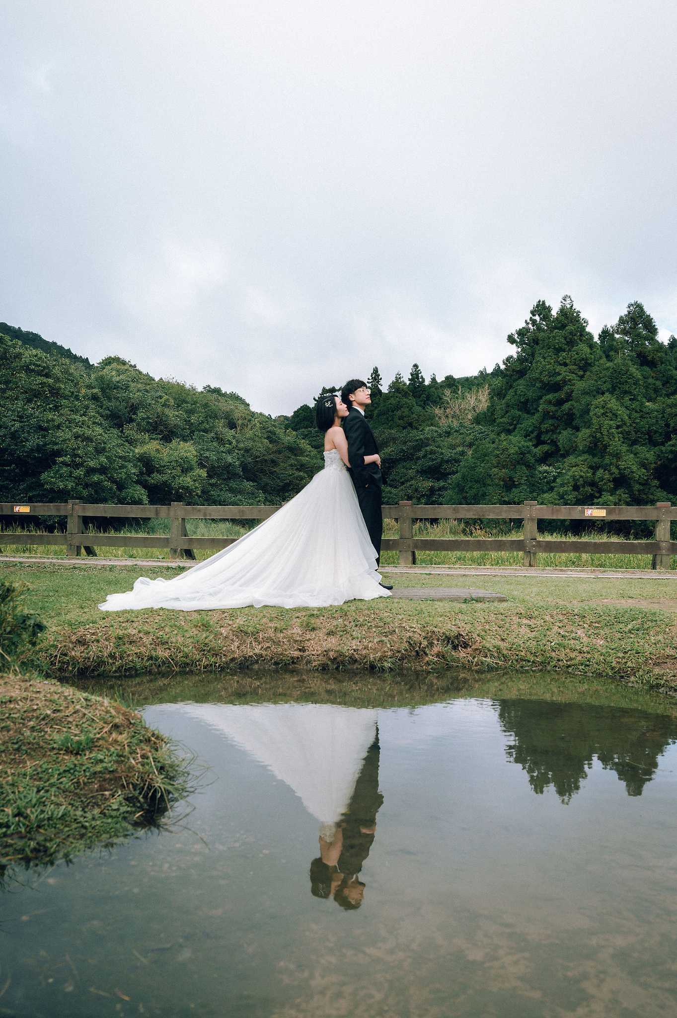 Taiwan Pre-Wedding Photoshoot | Ximending, Lengshuikeng & Jiufen at Leng Shui Keng pre-wedding photo