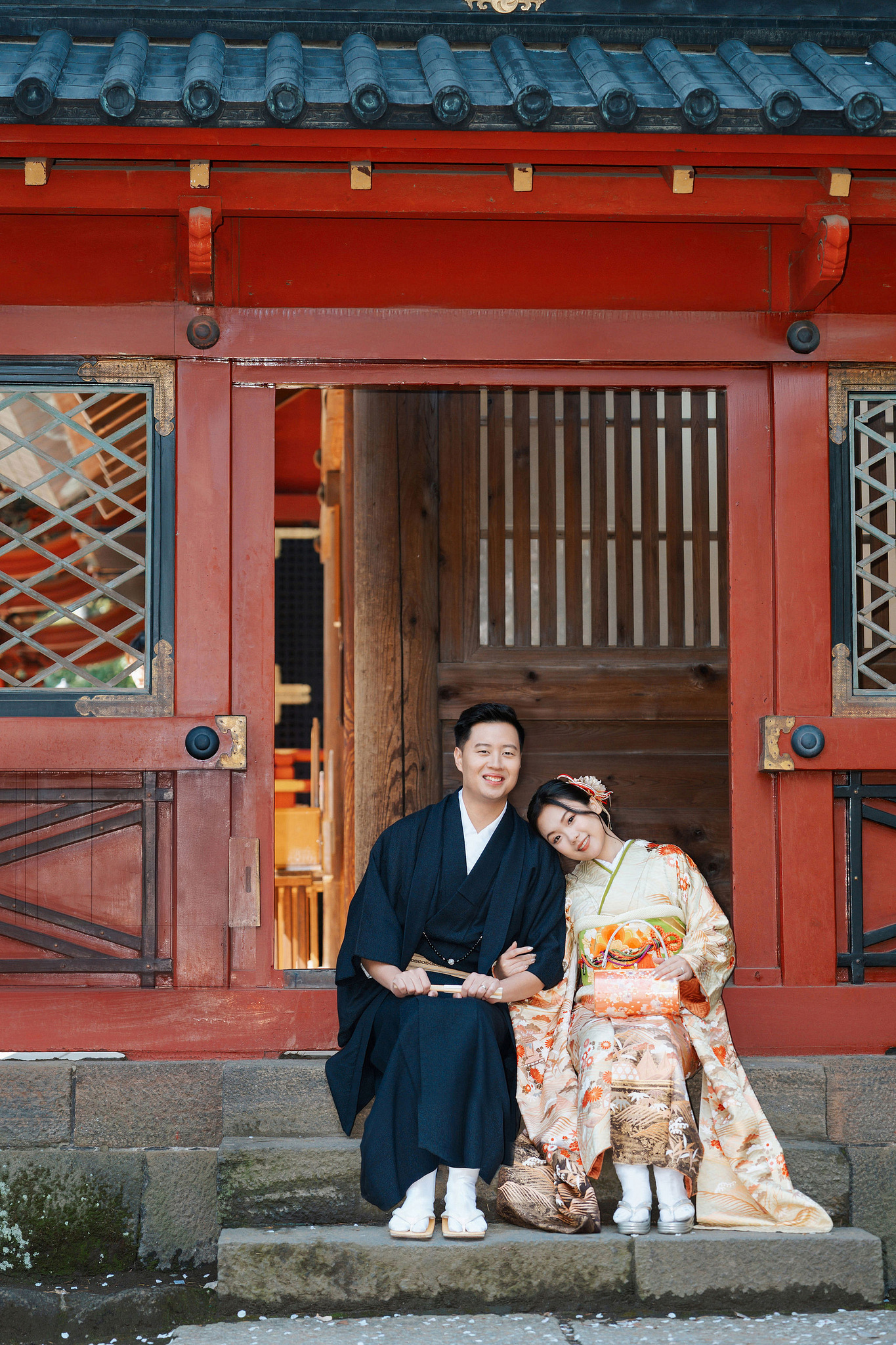 Tokyo & Mt Fuji Pre-Wedding Photoshoot | Tokyo Shrine, Chureito Pagoda & Lake Kawaguchiko at Tokyo Shrine pre-wedding photo