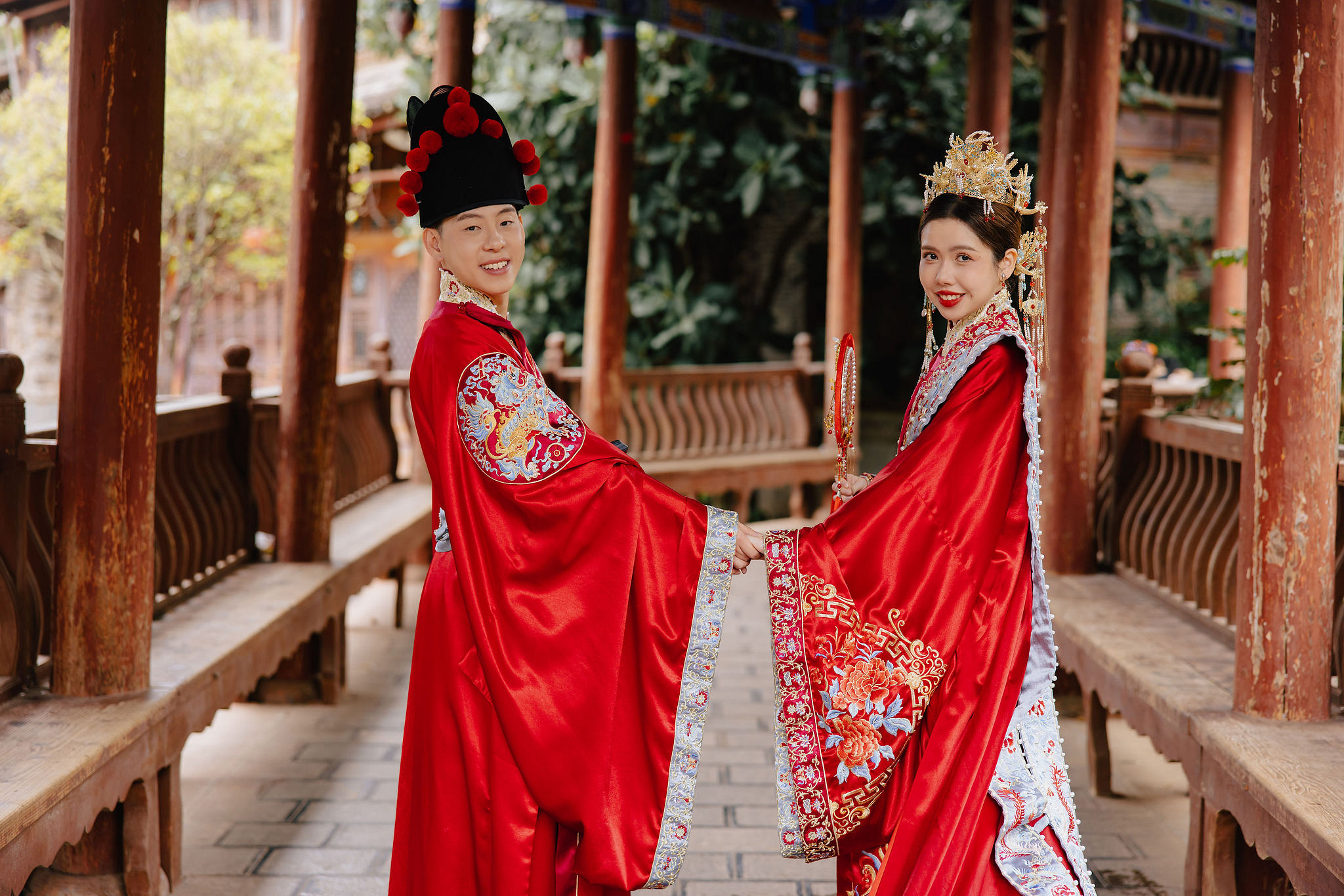 Yunnan Pre-Wedding Photoshoot Lijiang Dragon Jade Mountain Tribal Experience Ancient Town Hanfu at Yunnan Ancient Town pre-wedding photo