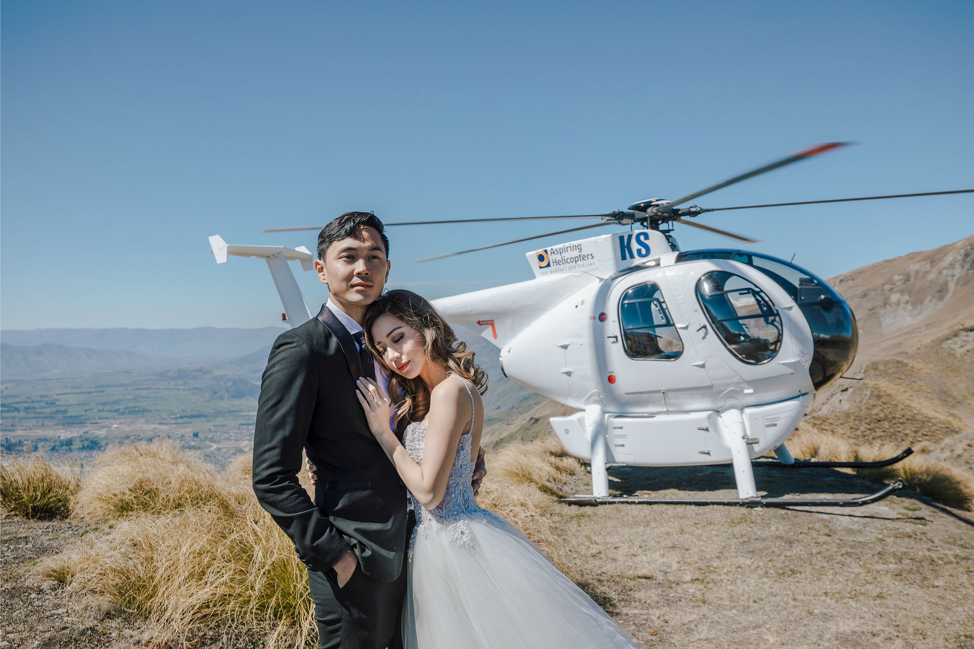 Kryz Uy And Slater Pre Wedding Photoshoot At Roy's Peak, Alpaca Farm And Arrowtown at Coromandel Peak pre-wedding photo
