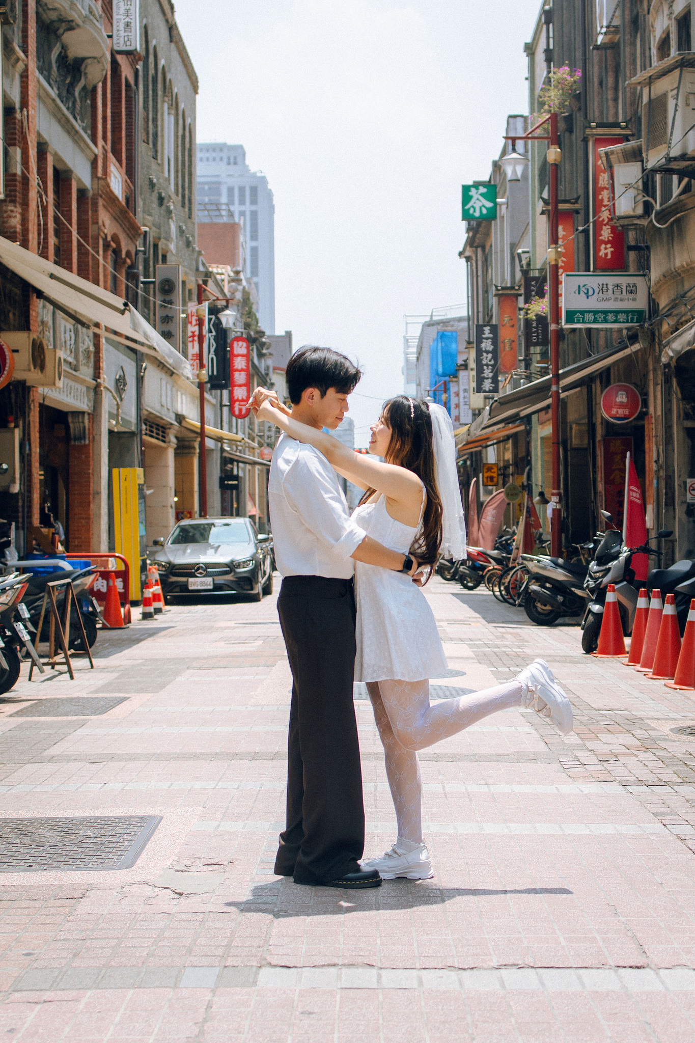 Taiwan Pre-Wedding Photoshoot | Dadaocheng & Children's Amusement Park at Da Dao Cheng pre-wedding photo
