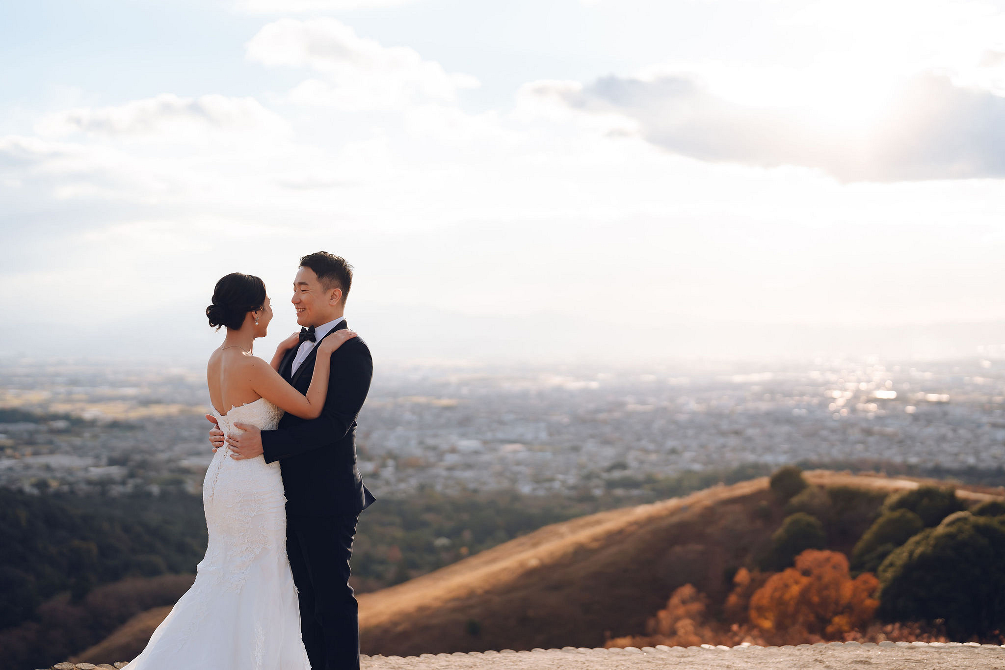 Kyoto Pre-Wedding Photoshoot | Historic Pagoda Streets & Nara Grasslands at Nara Grasslands & Rolling Hills pre-wedding photo