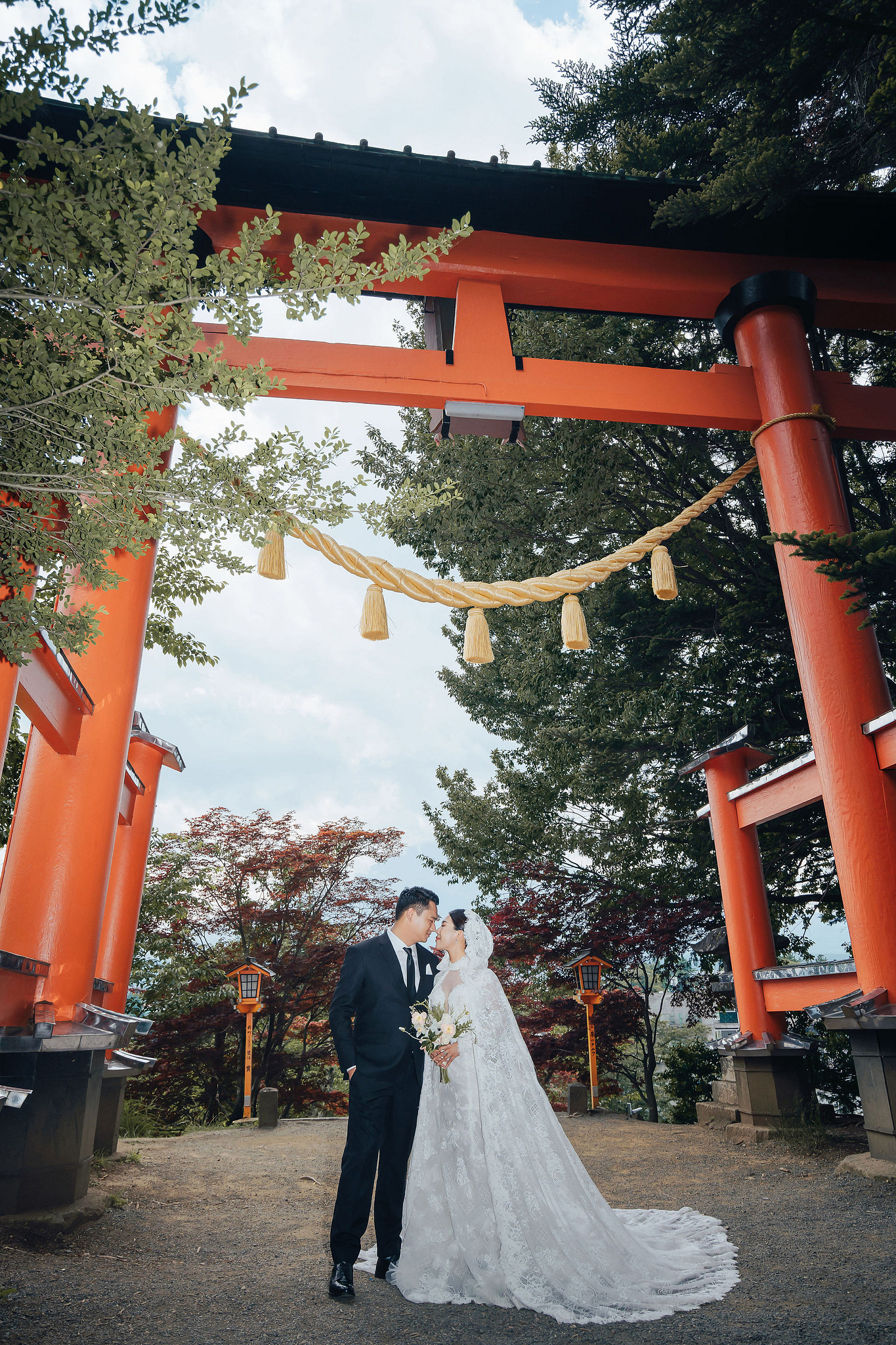 Mt. Fuji & Tokyo Pre-Wedding Photoshoot | Chureito Pagoda, Lake Kawaguchiko & Shinjuku at Chureito Pagoda pre-wedding photo
