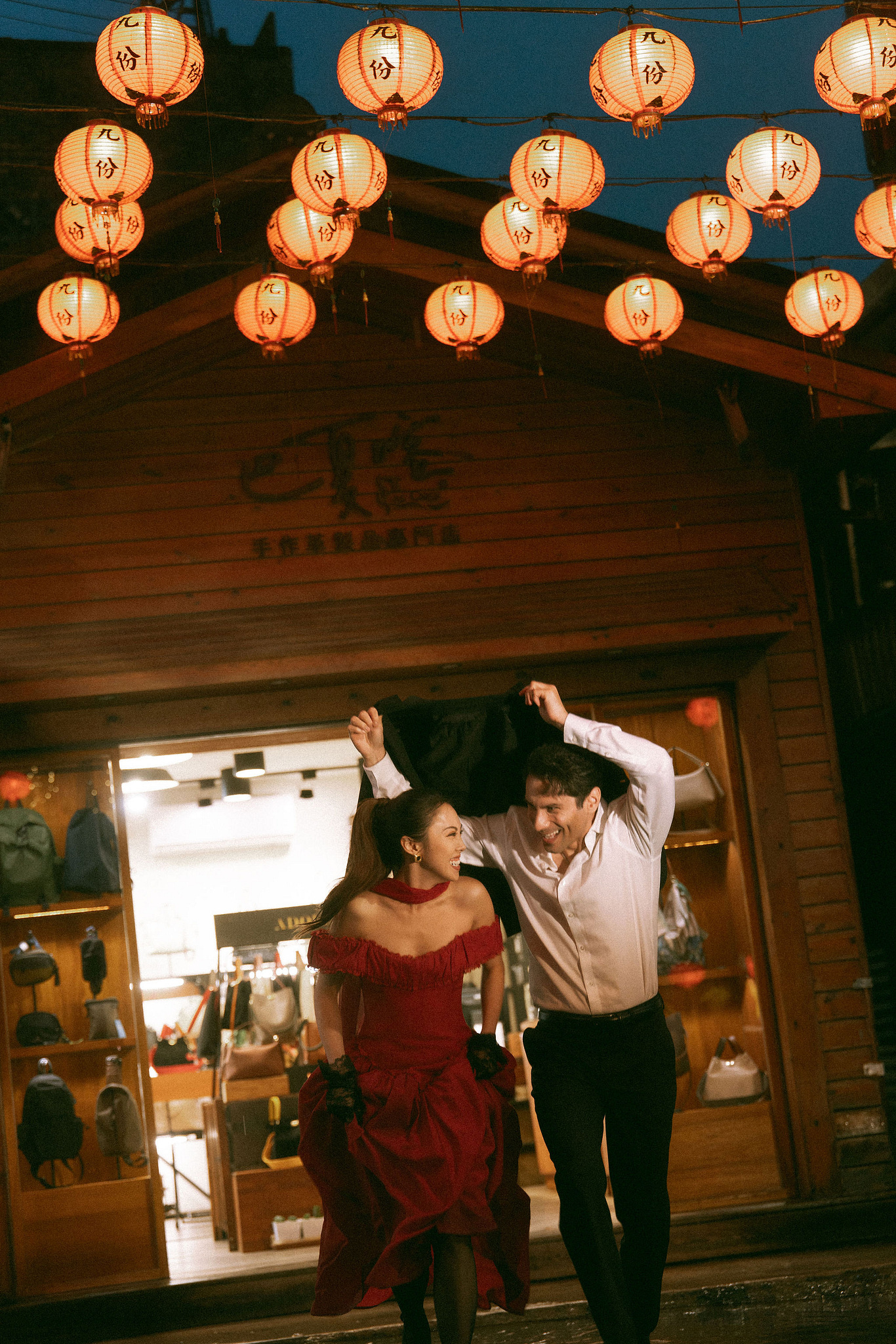 Taiwan Pre-Wedding Photoshoot | Bopiliao Historical Block, Nanya Rocks, Jinguashi & Jiufen at Jiufen pre-wedding photo