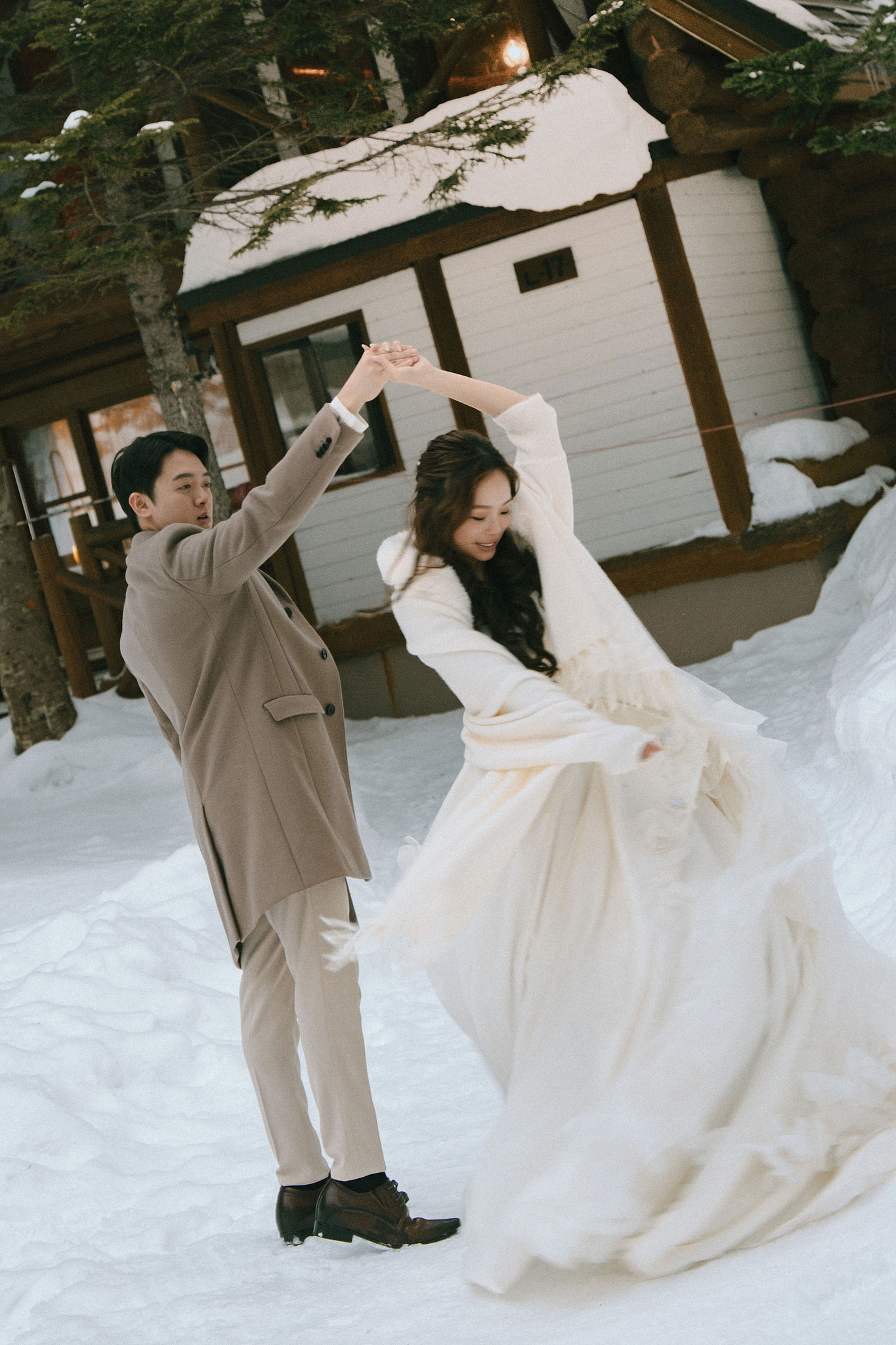 Hokkaido Pre-Wedding Photoshoot | Birch Forest, Rusutsu Resort & Hirafu Village at Rusutsu Resort pre-wedding photo