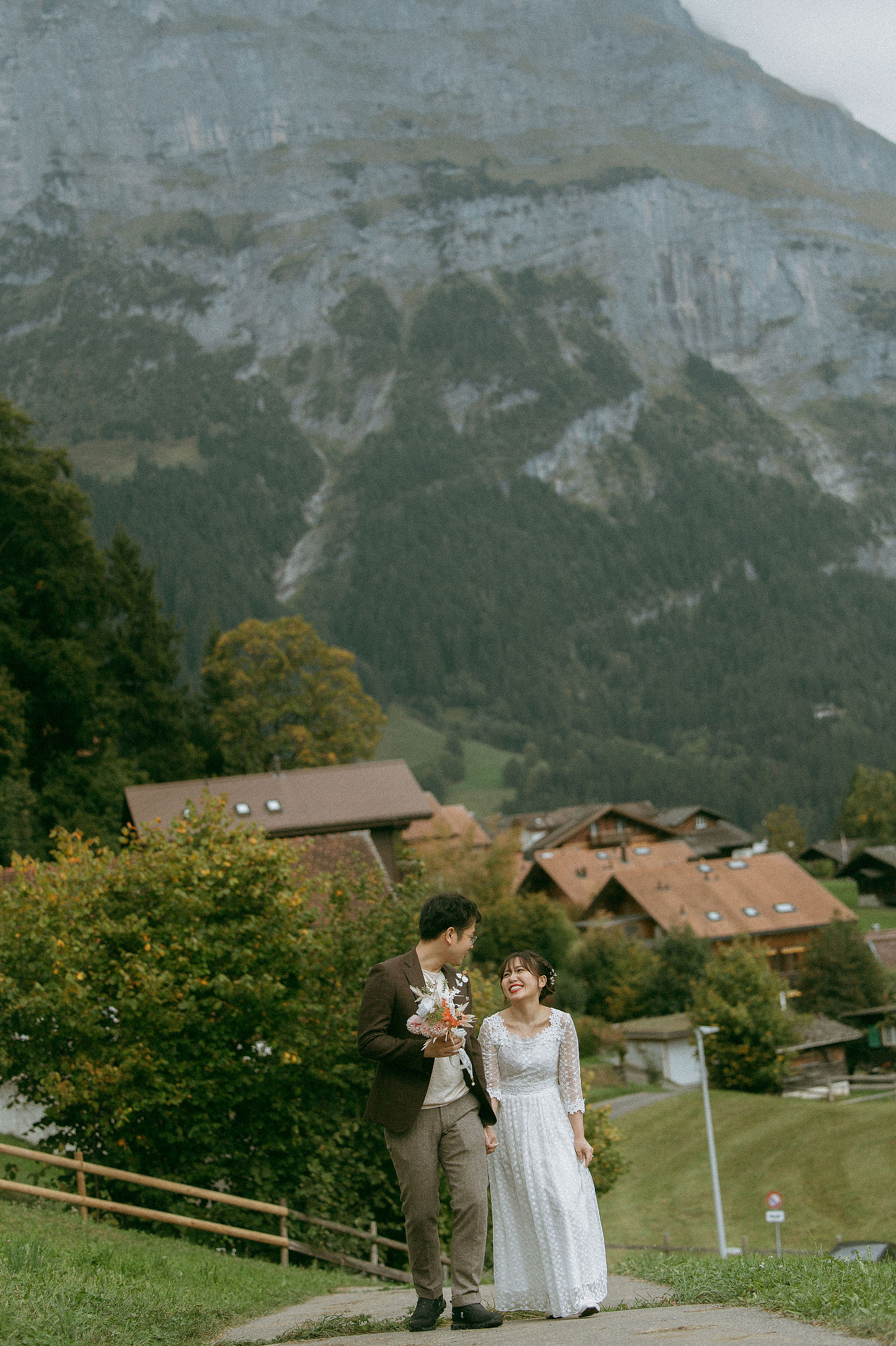 Switzerland Honeymoon Photoshoot Lucerne City Grindelwald First Cliff Lauterbrunnen Village at Lauterbrunnen pre-wedding photo