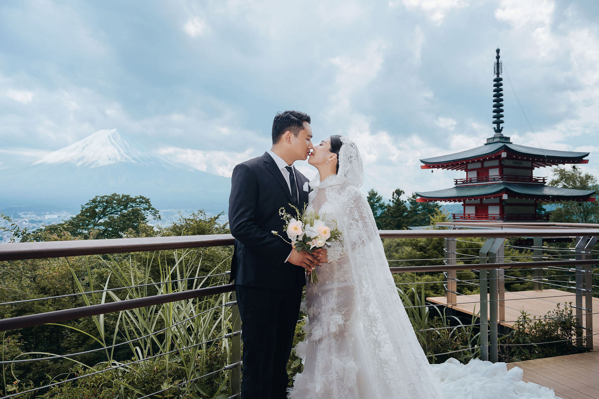 Mt. Fuji & Tokyo Pre-Wedding Photoshoot | Chureito Pagoda, Lake Kawaguchiko & Shinjuku at Chureito Pagoda pre-wedding photo