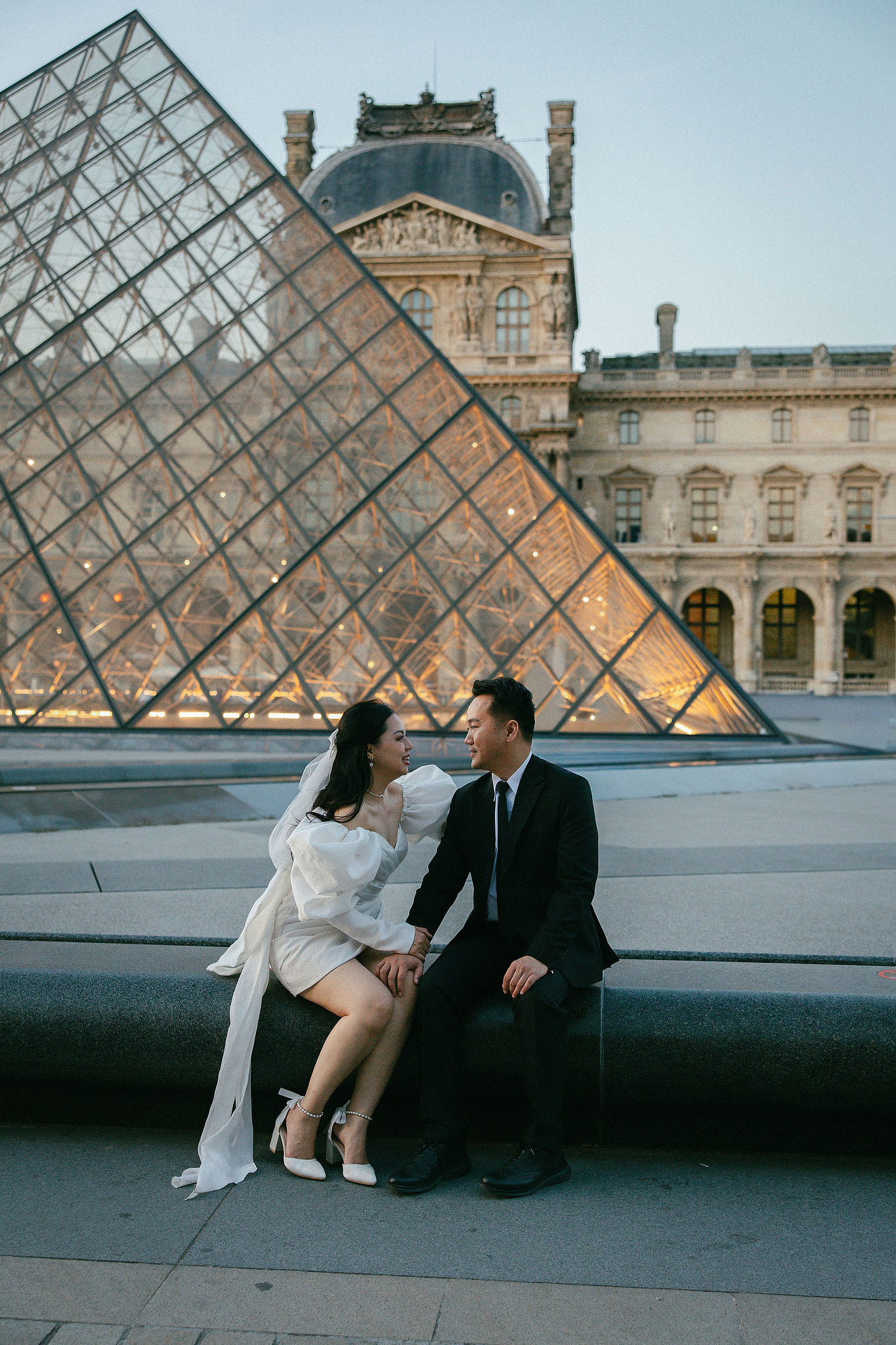 Paris Autumn Pre-Wedding Photoshoot | Avenue de Camoëns, Tuileries Garden, Louvre, Pont Alexandre III & Bir-Hakeim Bridge at Louvre pre-wedding photo