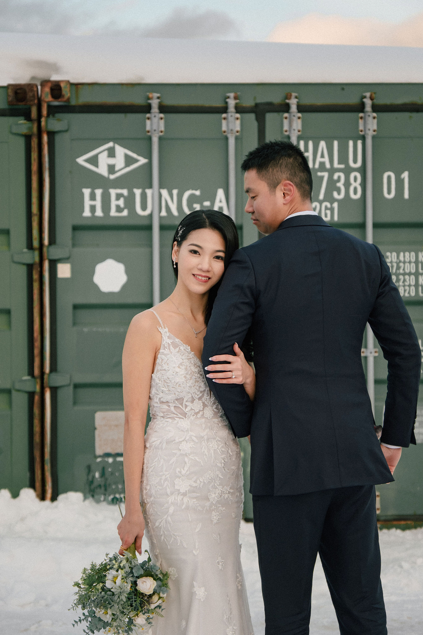 Hokkaido Pre-Wedding Photoshoot with Iyahiko Shrine, Nakajima Park, Moerenuma Park & Otaru Canal at Otaru Port pre-wedding photo