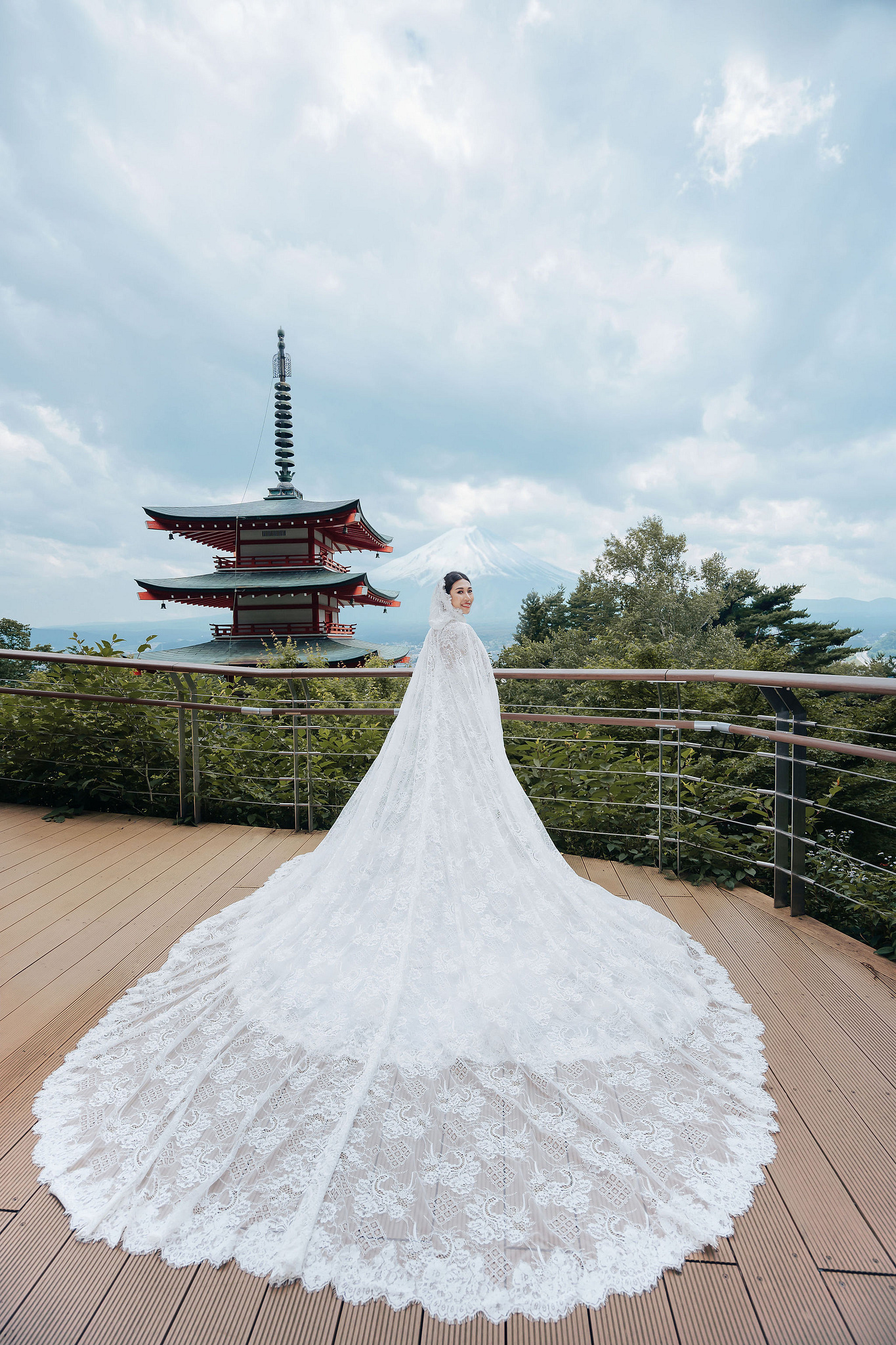Mt. Fuji & Tokyo Pre-Wedding Photoshoot | Chureito Pagoda, Lake Kawaguchiko & Shinjuku at Chureito Pagoda pre-wedding photo