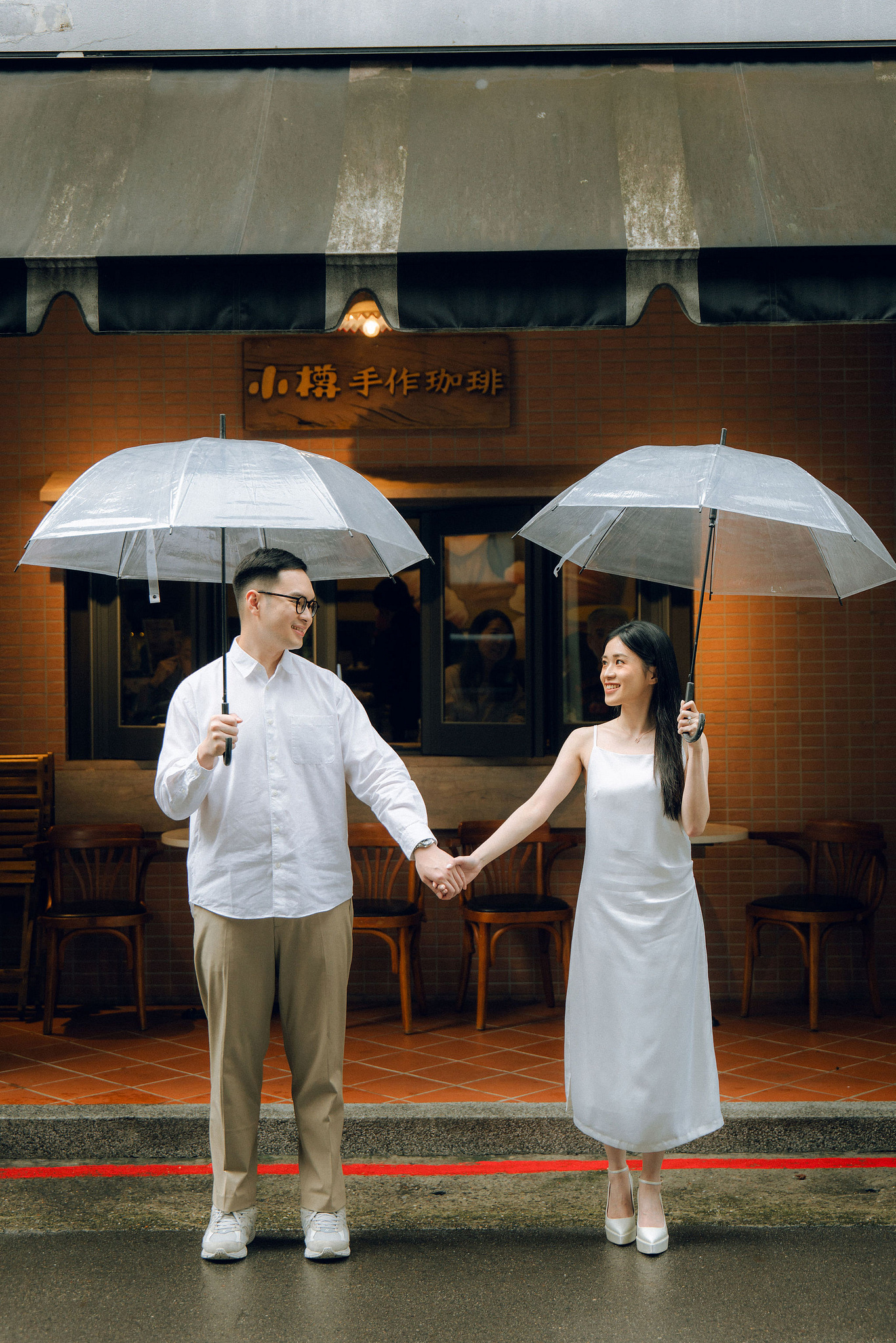 Taiwan Pre-Wedding Photoshoot | Dadaocheng, Shifen & Jiufen at Da Dao Cheng pre-wedding photo