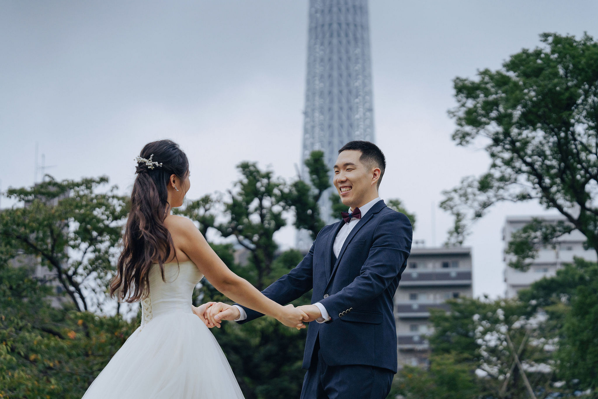 Tokyo Pre-Wedding Photoshoot | Tokyo Shrine, Tokyo Riverfront & Shinjuku at Tokyo Riverfront pre-wedding photo