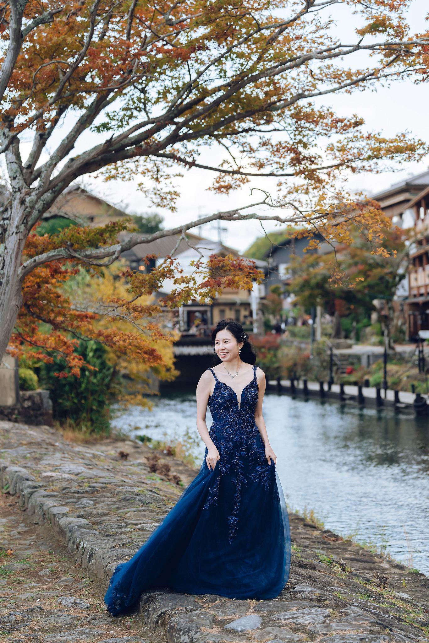 Kyoto Pre-Wedding Photoshoot | Traditional Higashiyama, Arashiyama Hills & Nighttime Railway at Arashiyama Area & Hillside pre-wedding photo
