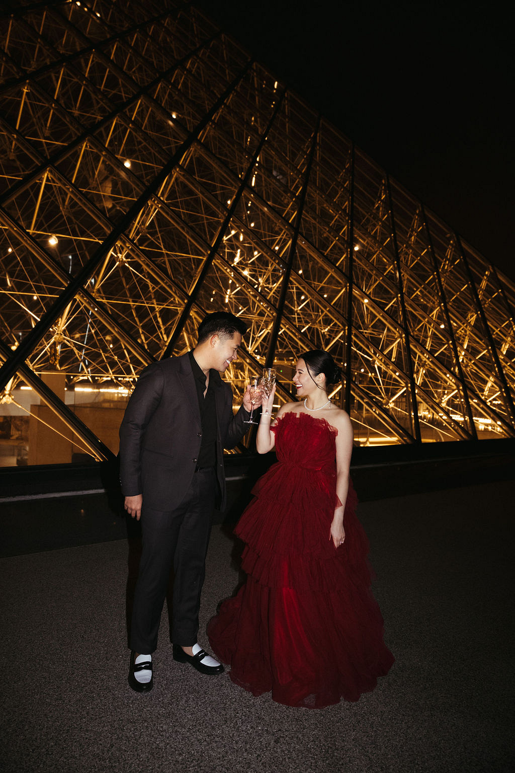 Paris Pre-Wedding Photoshoot with Eiﬀel Tower Louvre Museum Parisian Cafe Vintage Car Rooftop Night at Louvre Museum pre-wedding photo