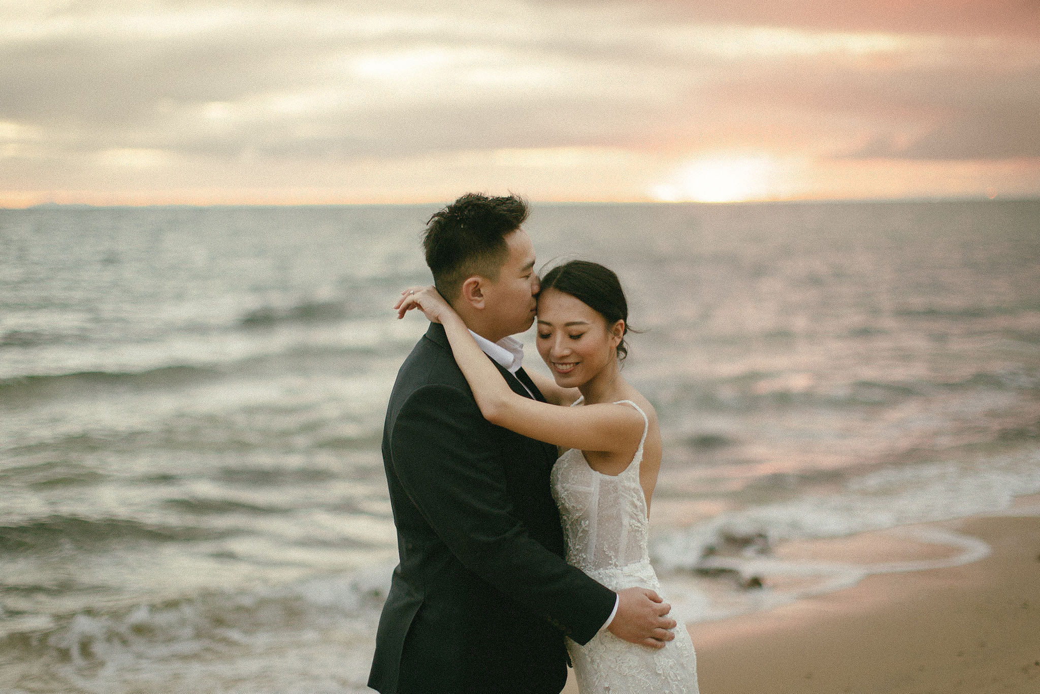 Melbourne Pre-Wedding Photoshoot | Parliament House, Fitzroy Gardens, Melbourne Streets & Half Moon Bay at Half Moon Bay pre-wedding photo