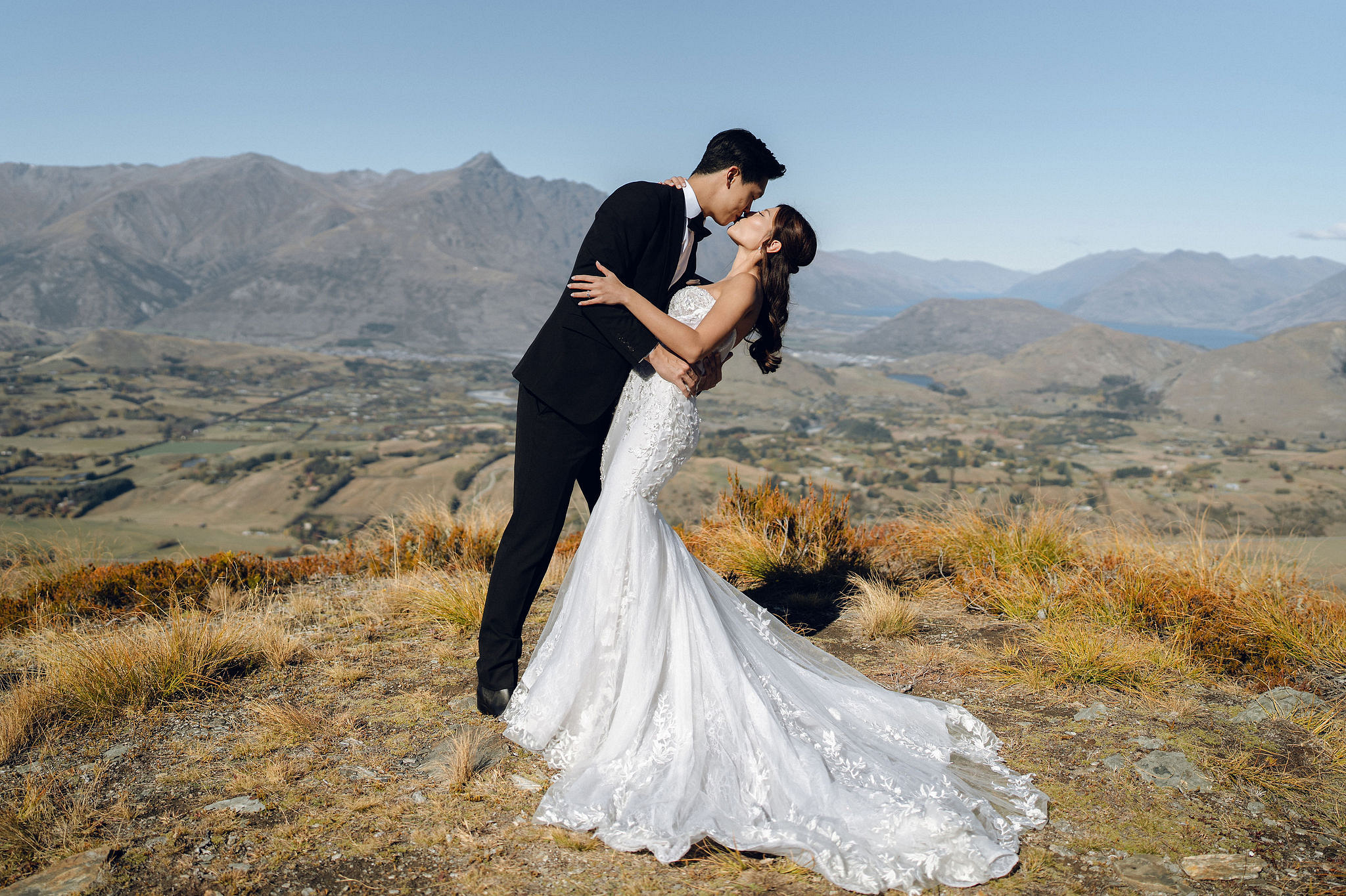 New Zealand Autumn Pre-Wedding Photoshoot Twin Peak Skippers Canyon Alpaca Farm Hilltop Cardrona Night Shoot Kombi Van at Skippers Canyon pre-wedding photo