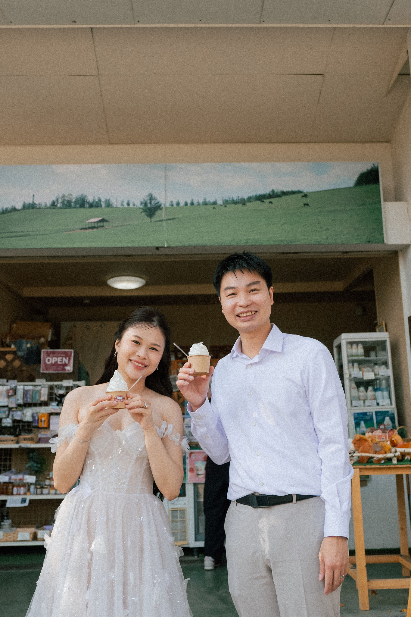 Furano, Hokkaido Pre-Wedding Photoshoot | Farm Chiyoda, Shikisai-no-oka & Ningle Terrace at Farm Chiyoda pre-wedding photo