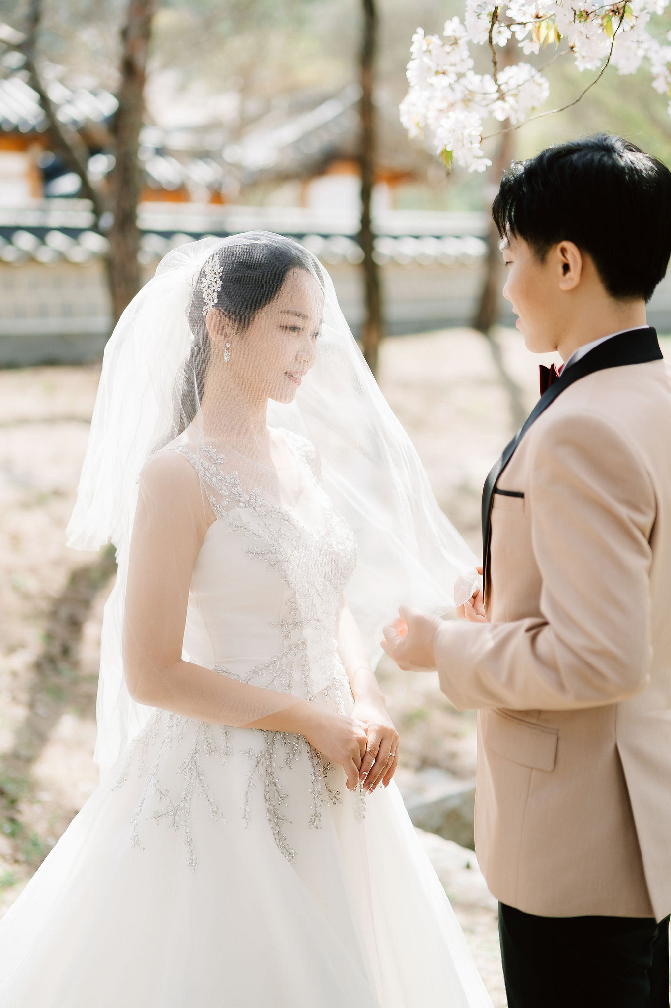 Seoul Pre-Wedding Photoshoot | Seoul Forest, Namsan Tower & Namsangol Hanok Village at Namsan Tower pre-wedding photo
